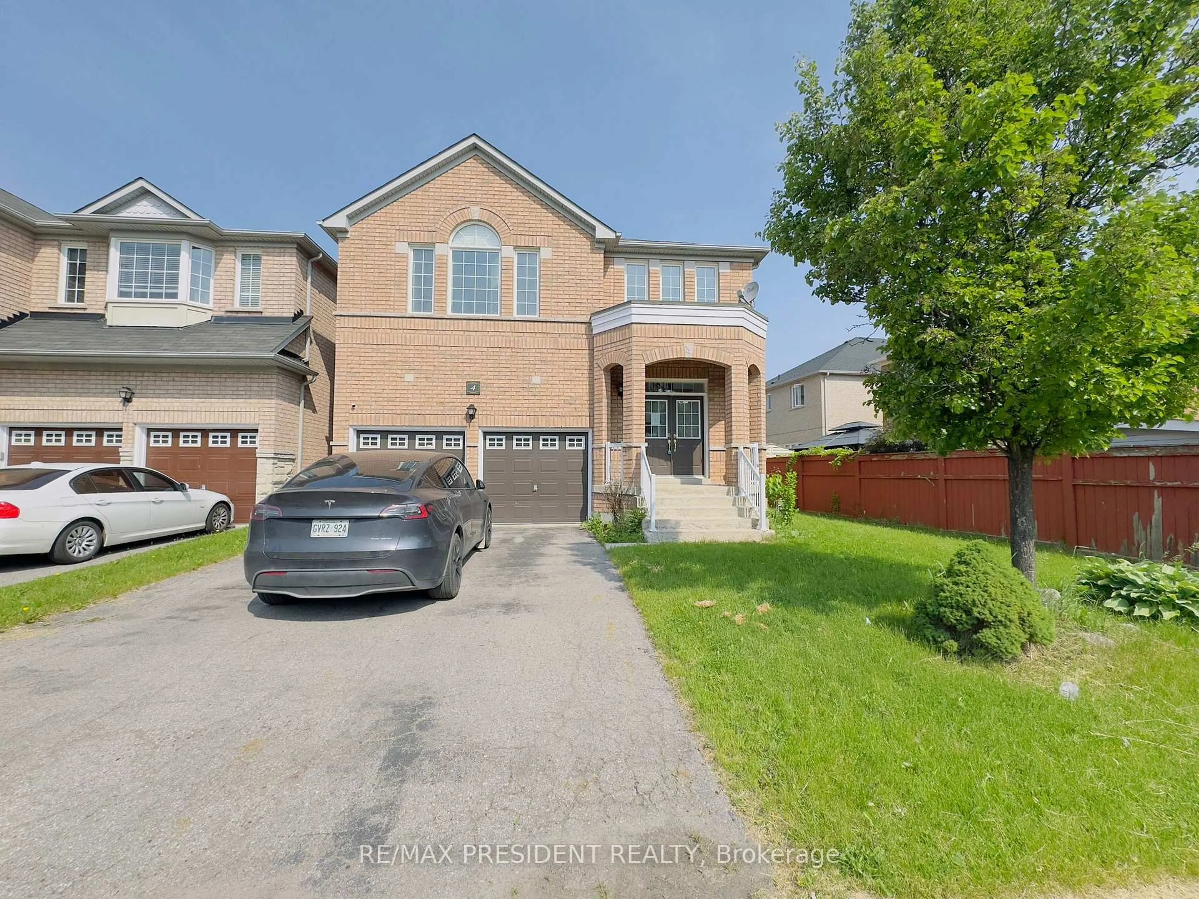 A pic from outside/outdoor area/front of a property/back of a property/a pic from drone, street for 4 Arctic Wolf Rd, Brampton Ontario L6R 3K4
