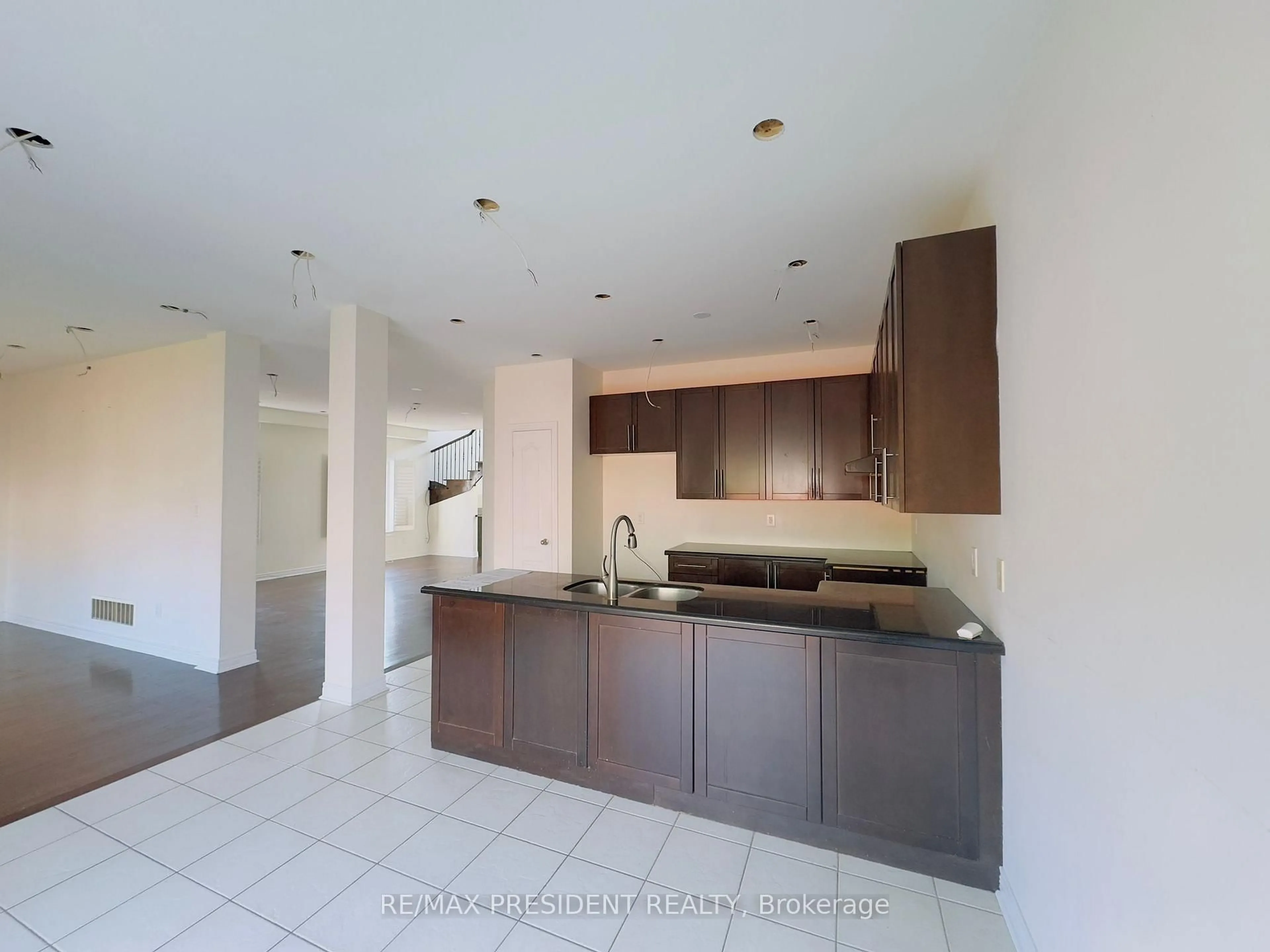Open concept kitchen, unknown for 4 Arctic Wolf Rd, Brampton Ontario L6R 3K4