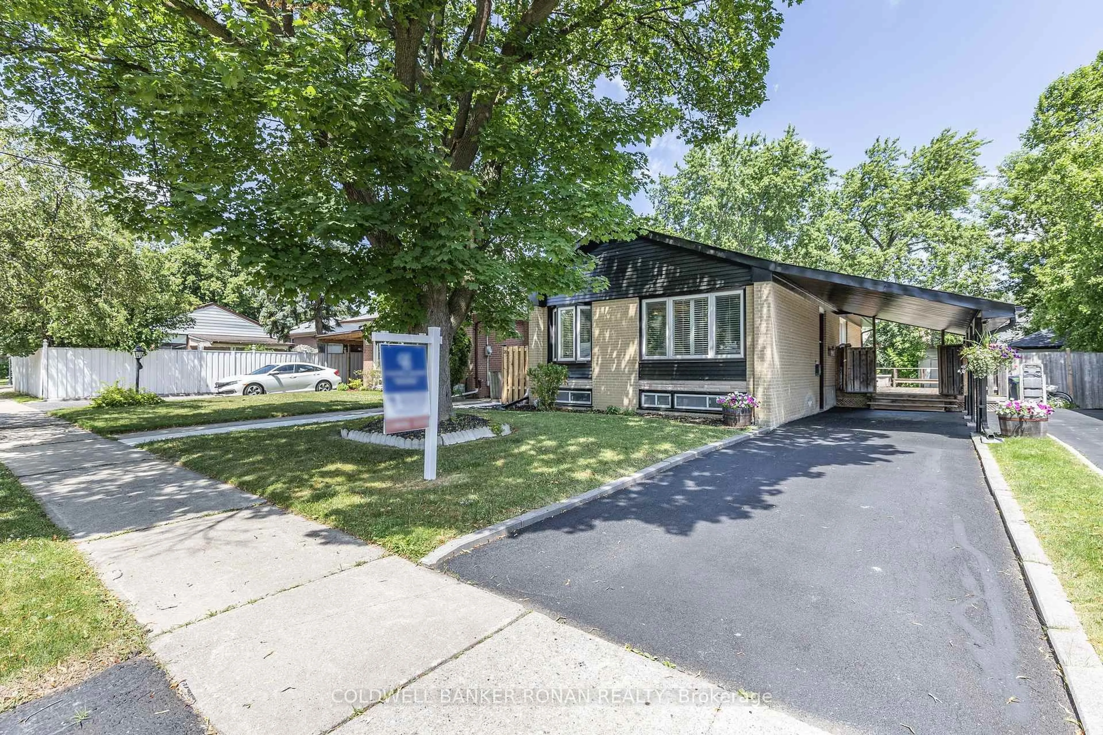 Unknown for 20 Hallow Cres, Toronto Ontario M9W 2V9