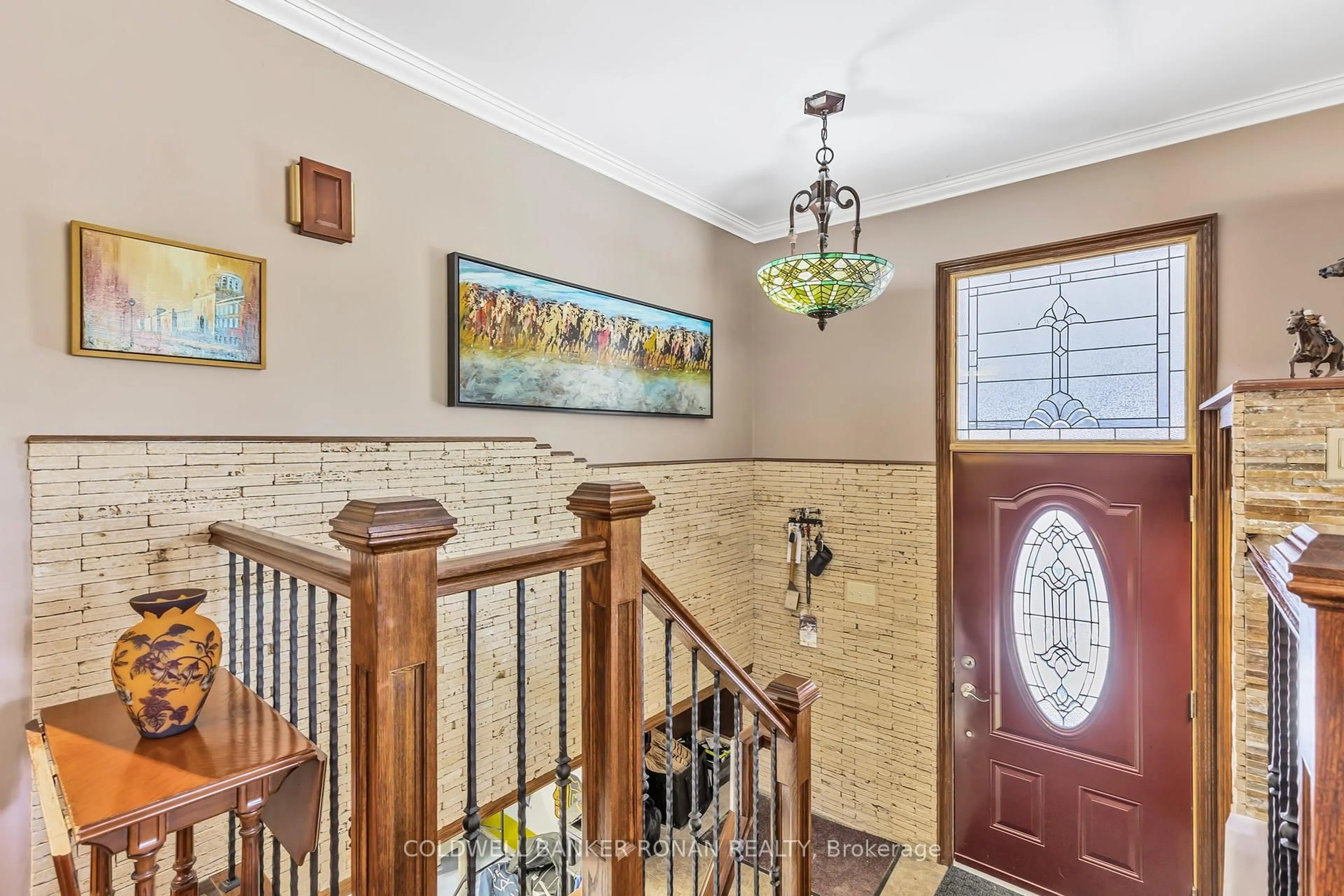 Indoor entryway for 20 Hallow Cres, Toronto Ontario M9W 2V9