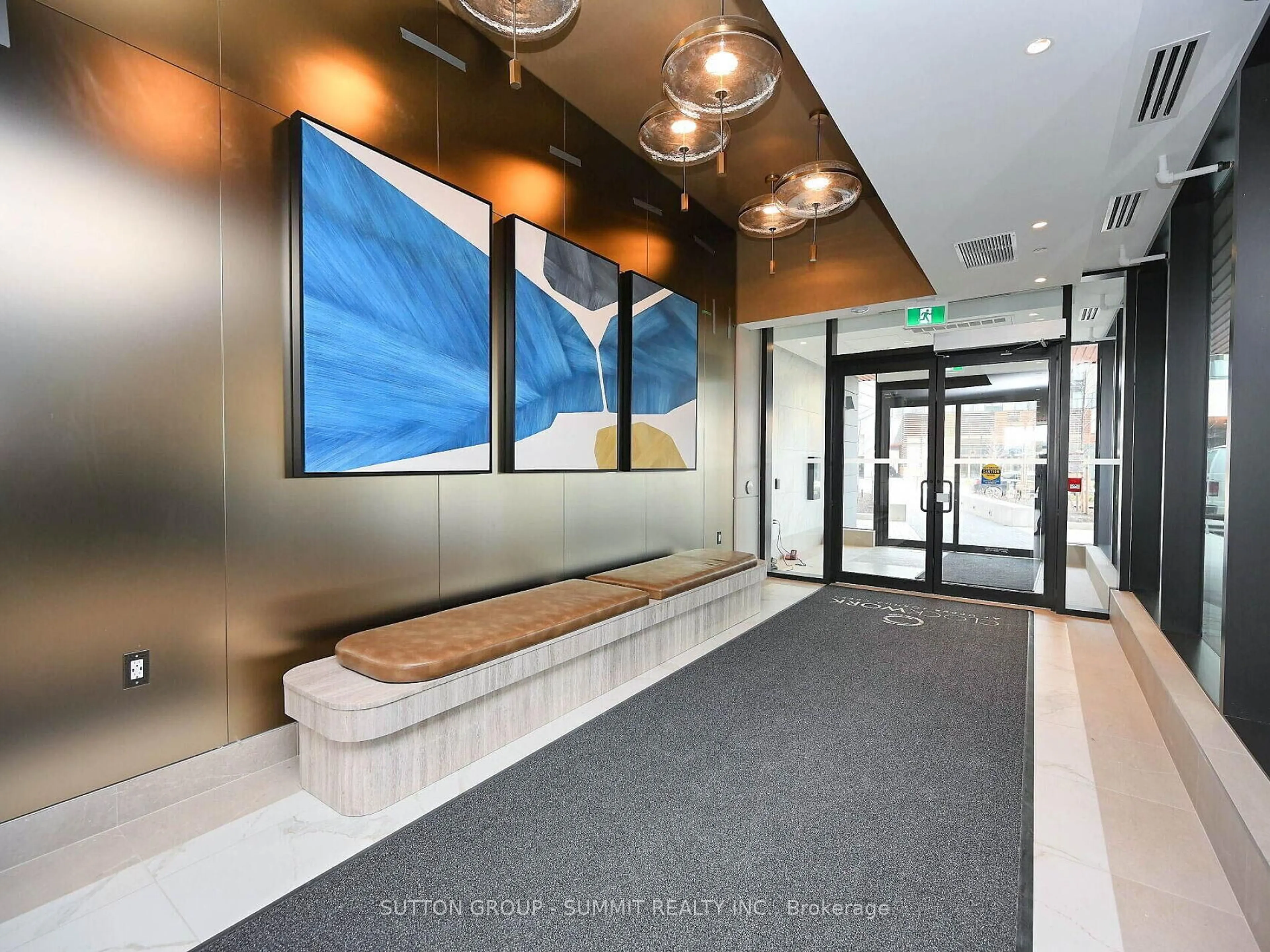 Indoor foyer for 3006 William Cutmore Blvd #809, Oakville Ontario L6H 7W8