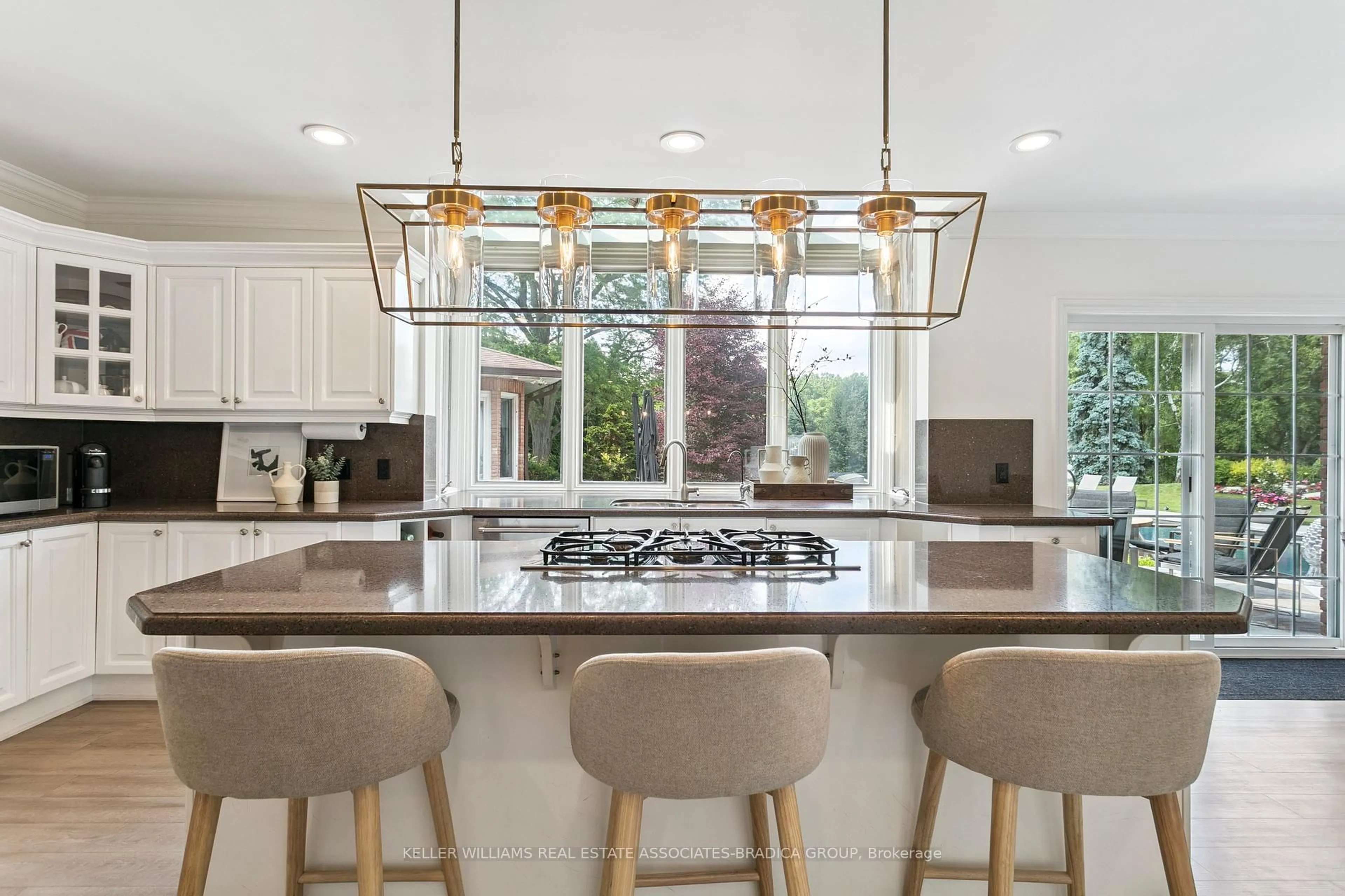 Contemporary kitchen, ceramic/tile floor for 19 Lorraine Gdns, Toronto Ontario M9B 4Z5