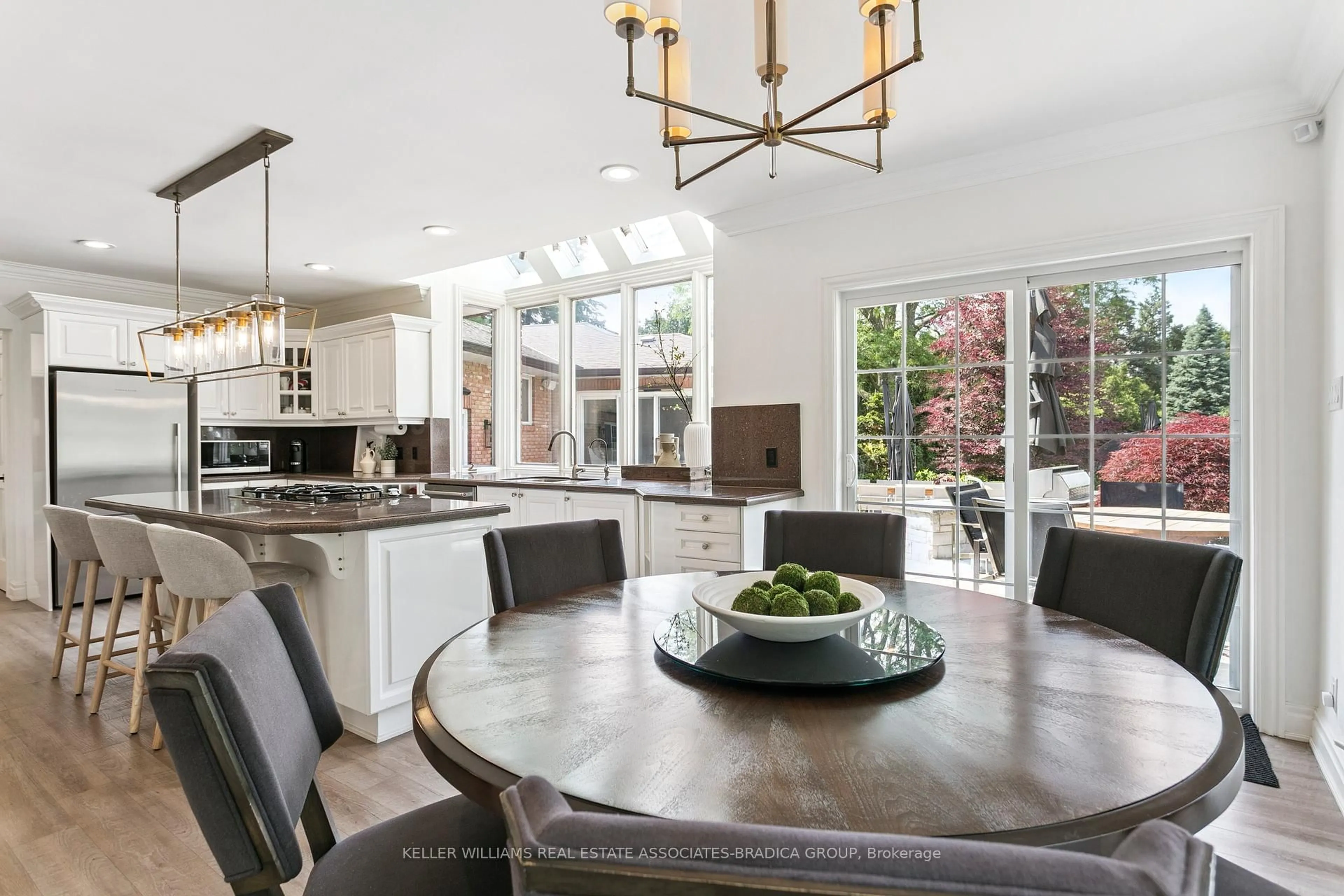 Open concept kitchen, unknown for 19 Lorraine Gdns, Toronto Ontario M9B 4Z5