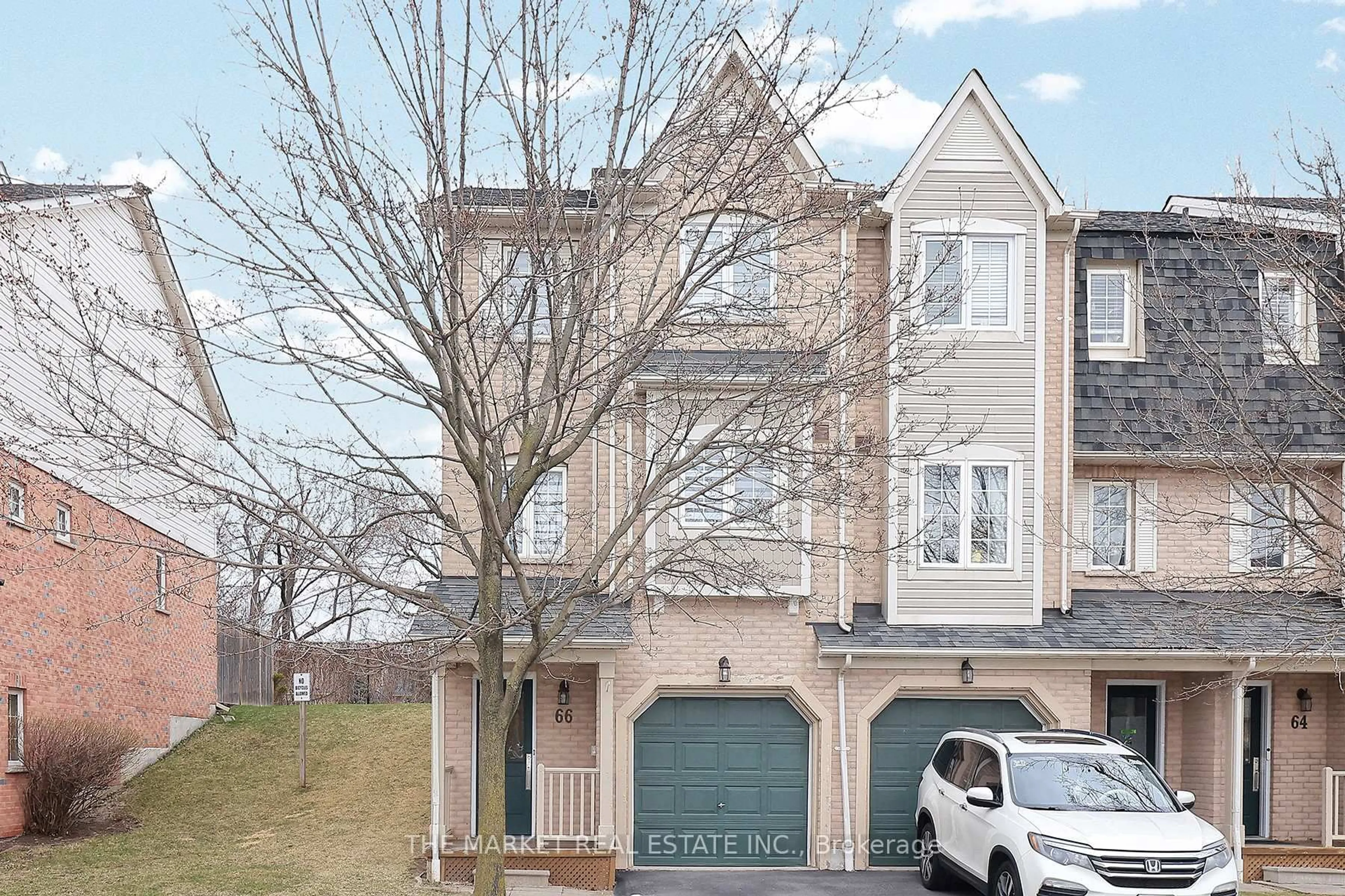 A pic from outside/outdoor area/front of a property/back of a property/a pic from drone, street for 7190 Atwood Lane #66, Mississauga Ontario L5N 7Y6