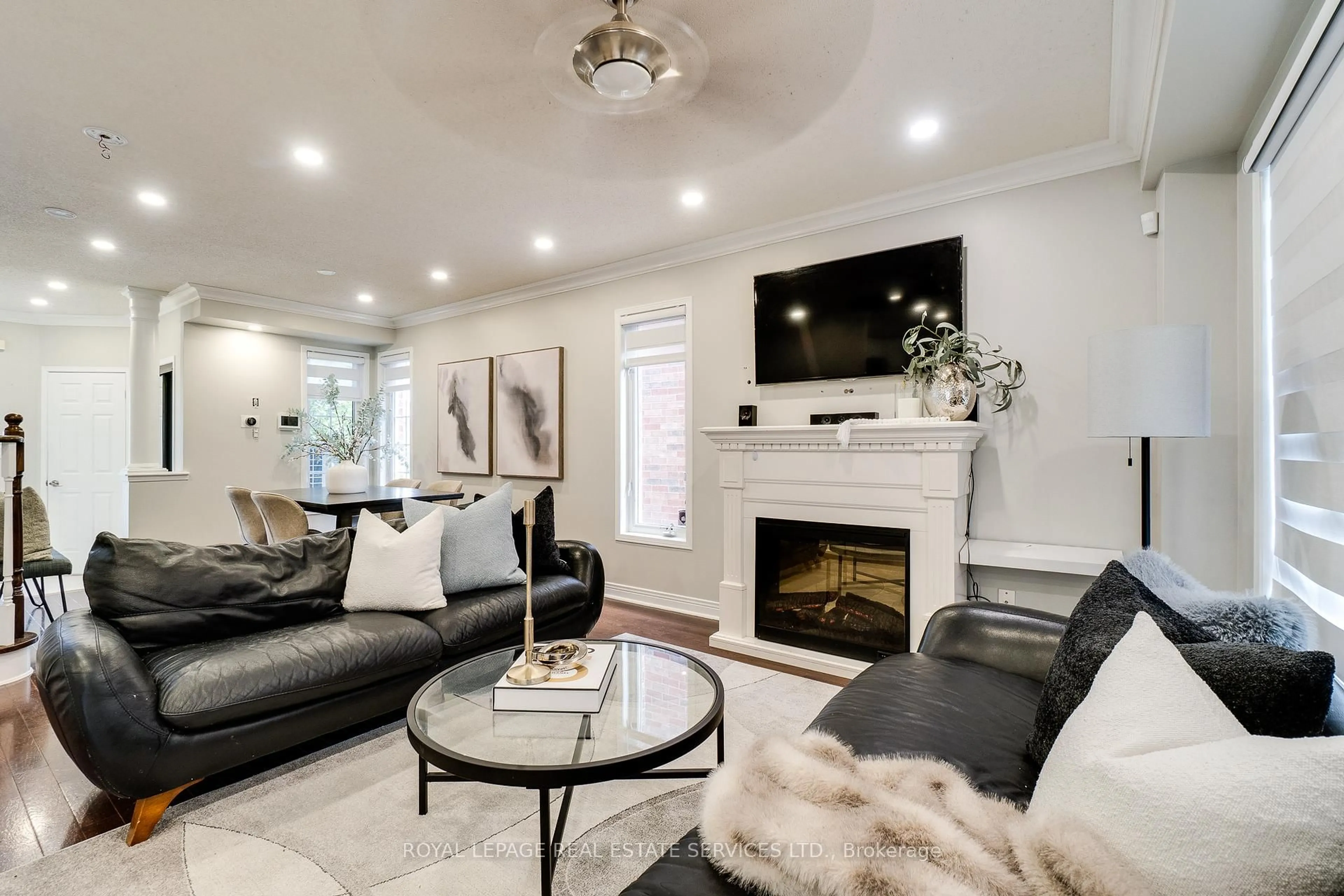 Living room with furniture, unknown for 2228 Sutton Dr, Burlington Ontario L7L 7K4