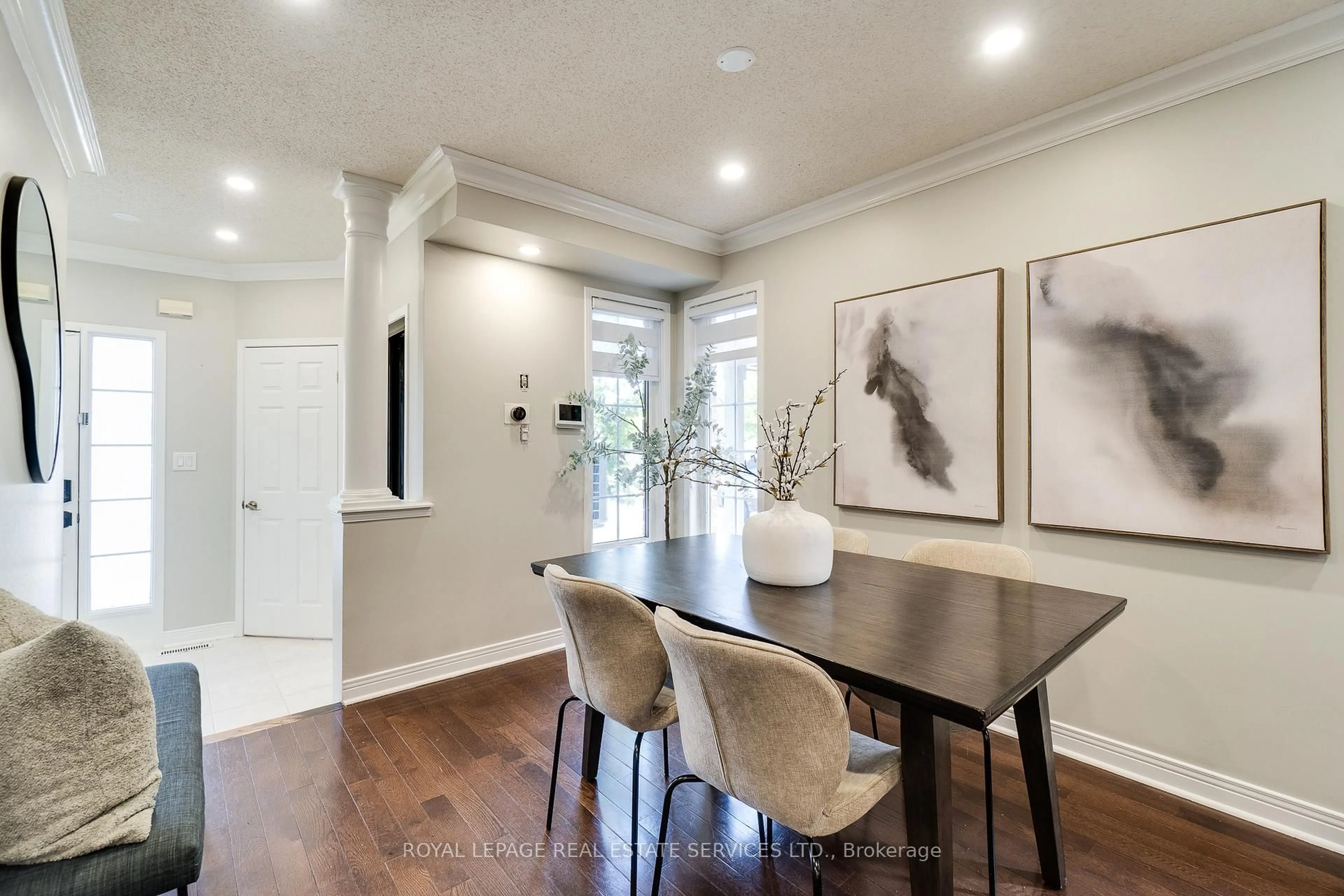 Dining room, wood/laminate floor for 2228 Sutton Dr, Burlington Ontario L7L 7K4