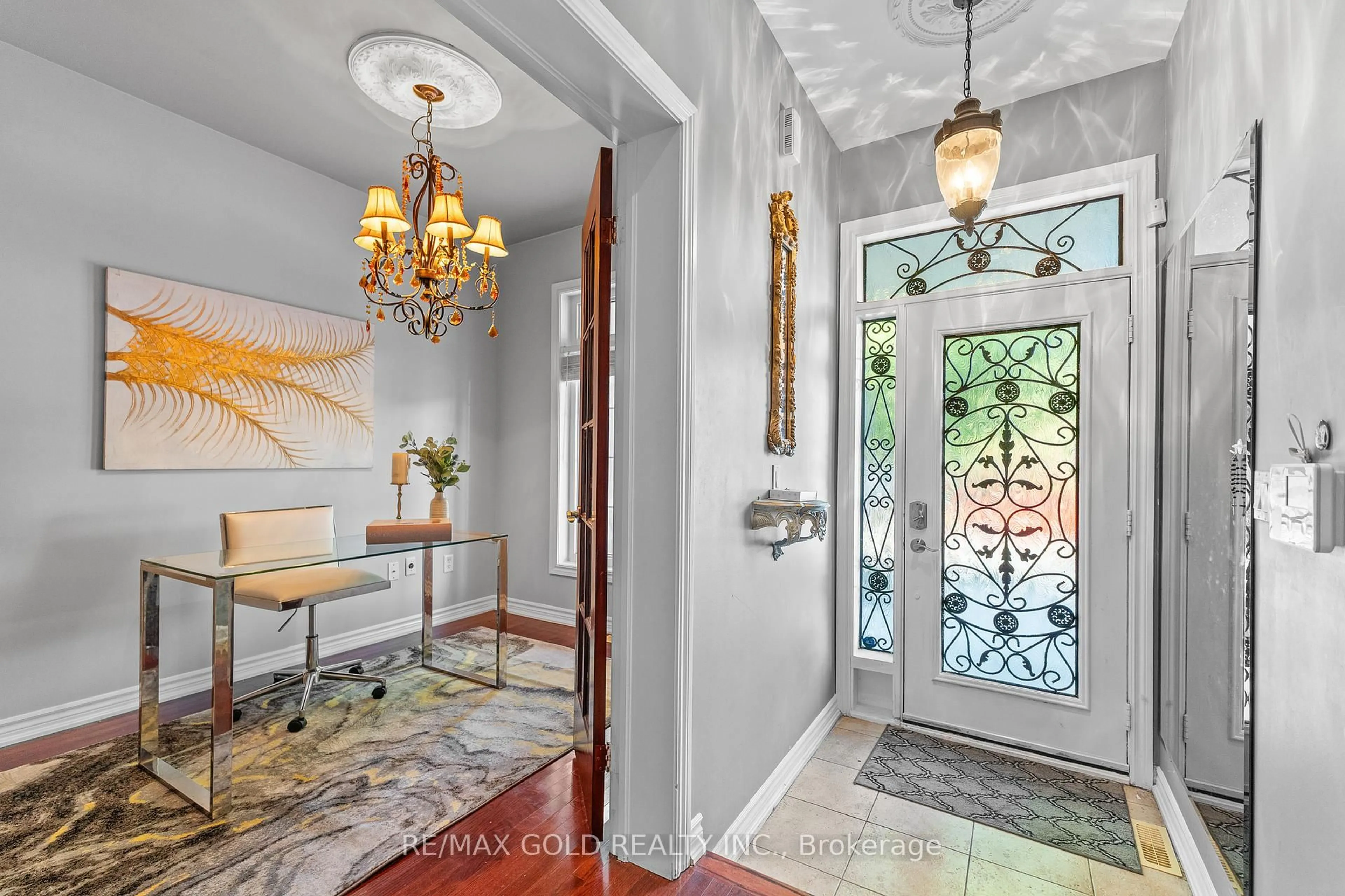 Indoor entryway for 69 Sled Dog Rd, Brampton Ontario L6R 0J7