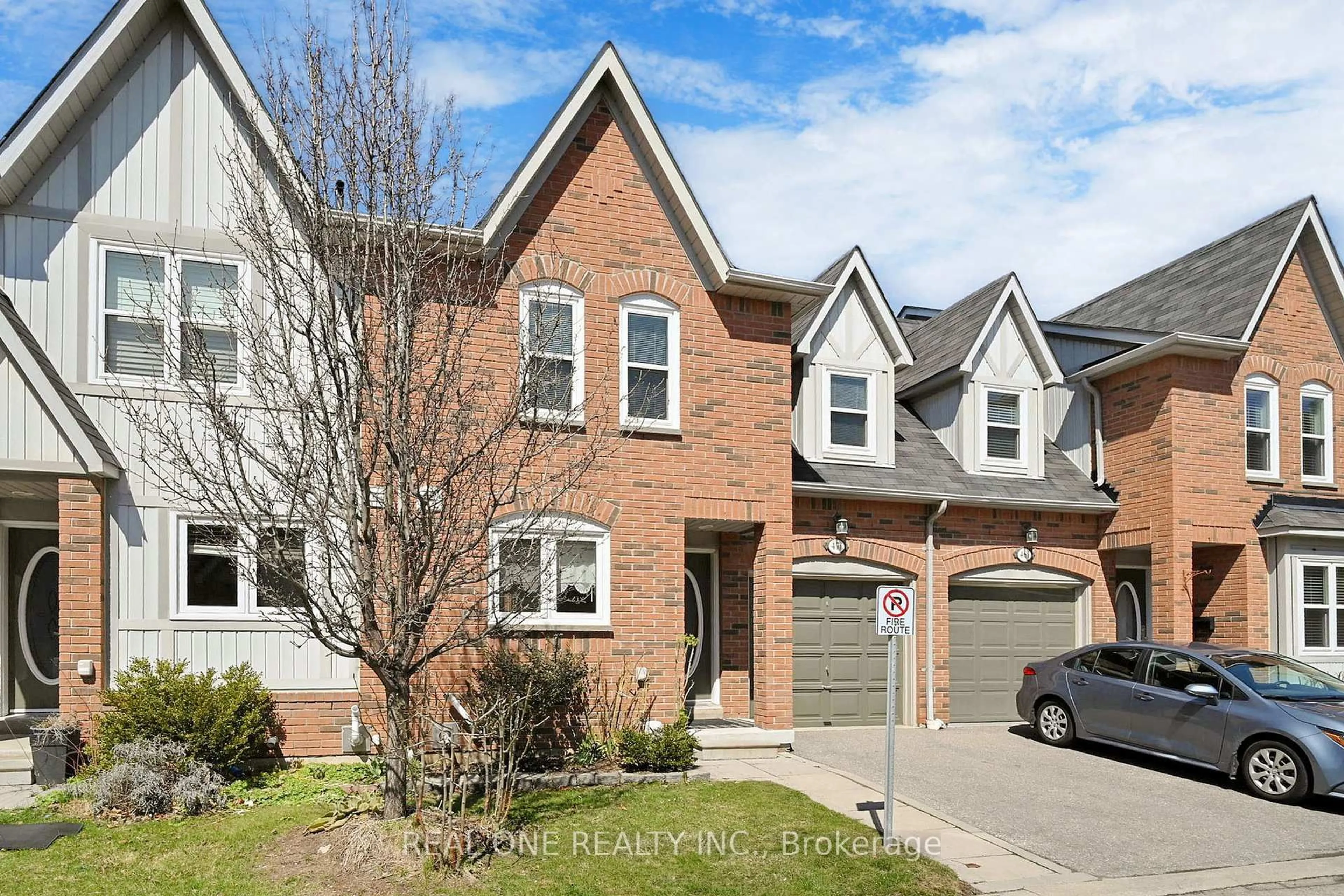 Home with brick exterior material, street for 5865 Dalebrook Cres #47B, Mississauga Ontario L5M 5X1