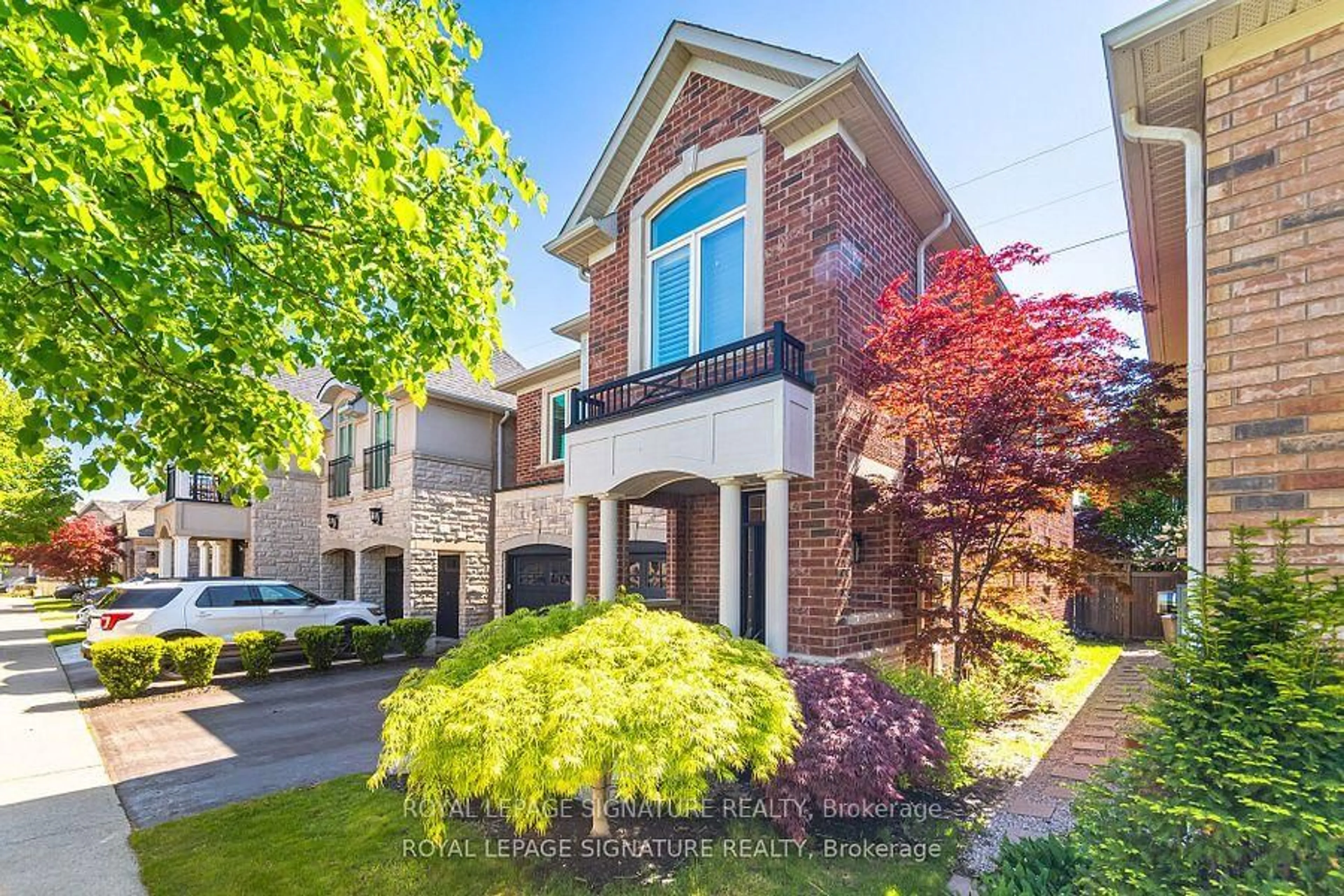 Home with brick exterior material, street for 3059 Ferguson Dr, Burlington Ontario L7M 0G6