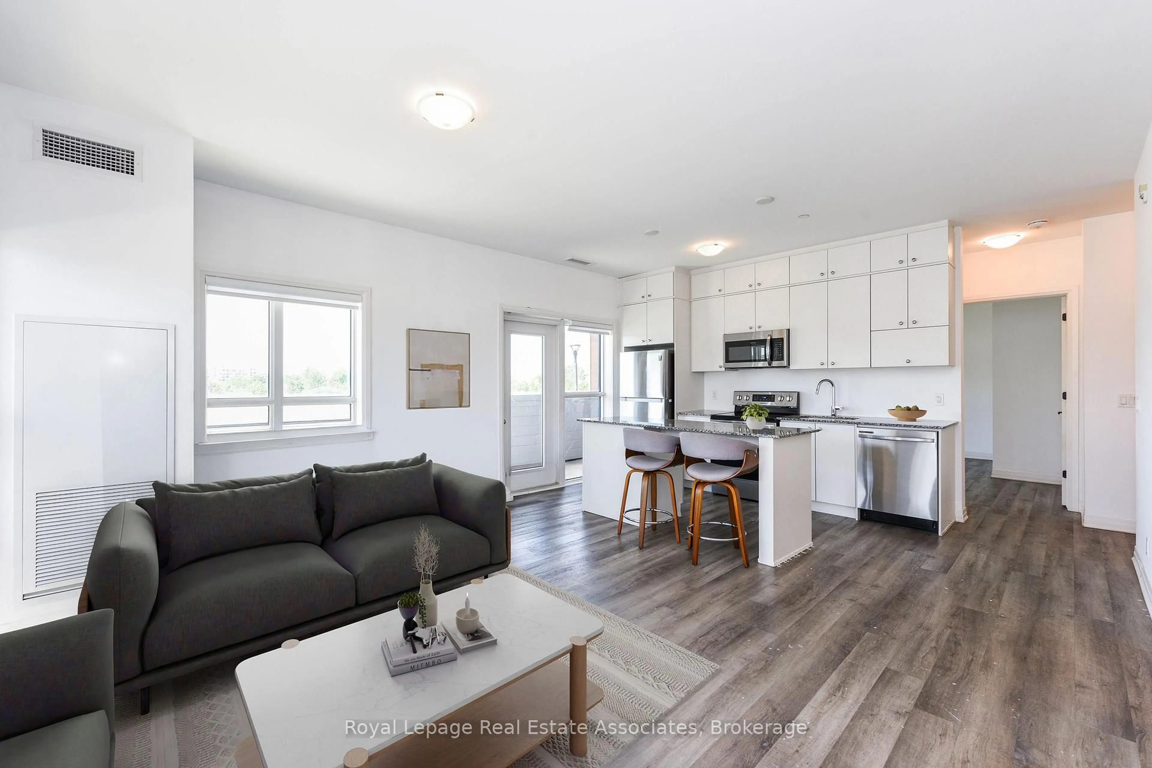 Open concept kitchen, unknown for 102 Grovewood Common #123, Oakville Ontario L6H 0X2
