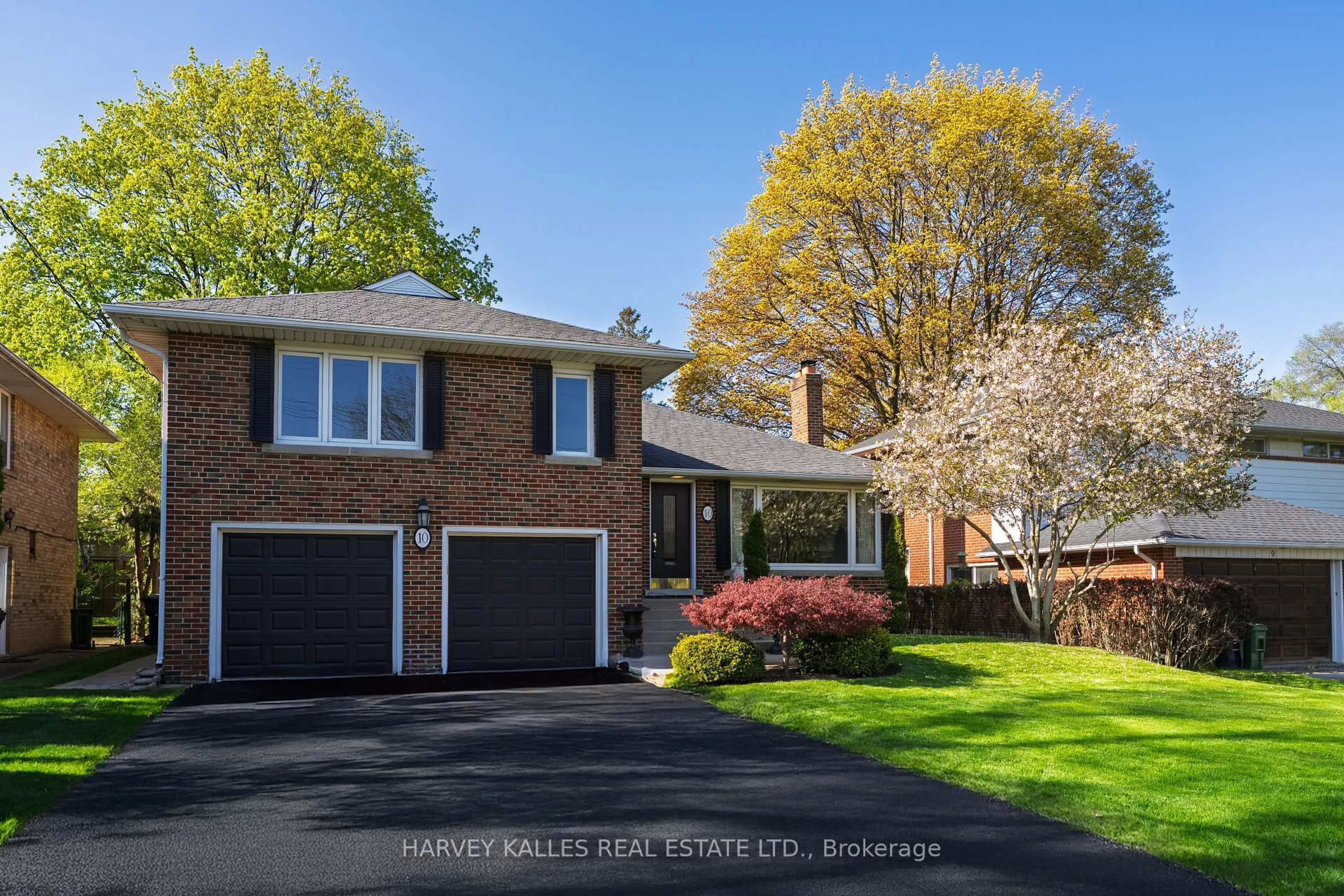 Home with brick exterior material, street for 10 Northolt Crt, Toronto Ontario M9A 3B1
