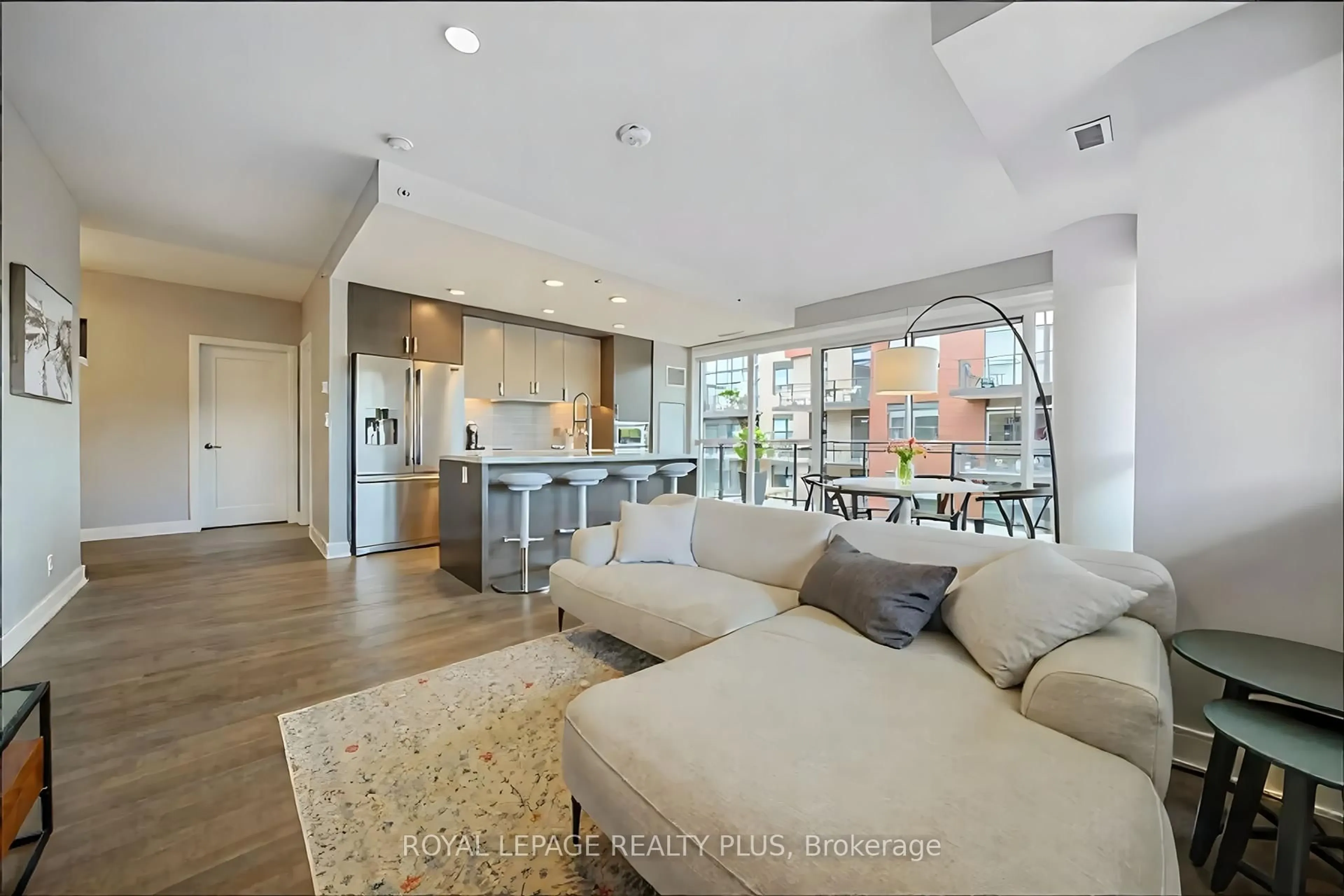 Open concept kitchen, unknown for 1575 Lakeshore Rd #348, Mississauga Ontario L5J 0B1