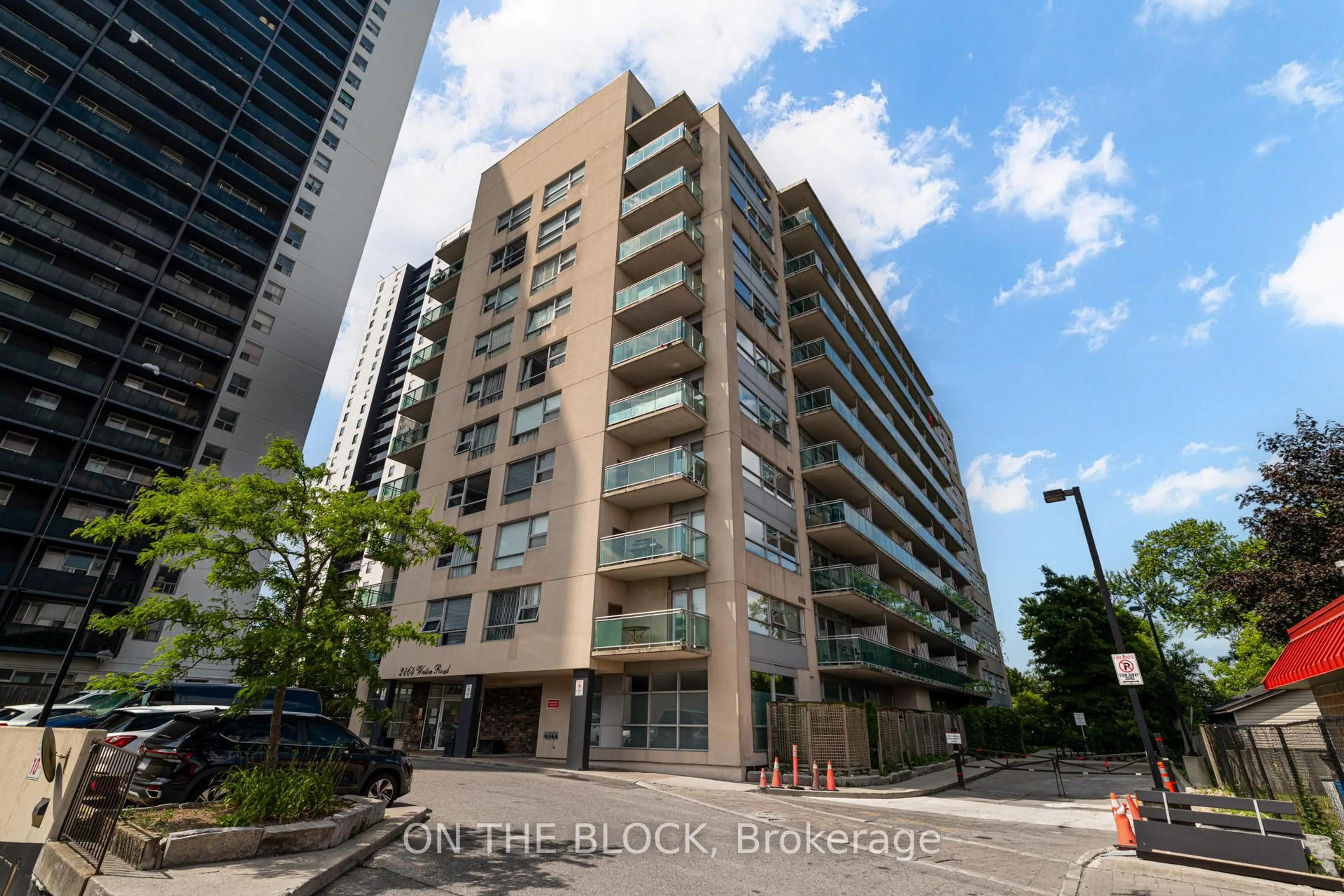Unknown for 2464 Weston Rd #908, Toronto Ontario M9N 0A2