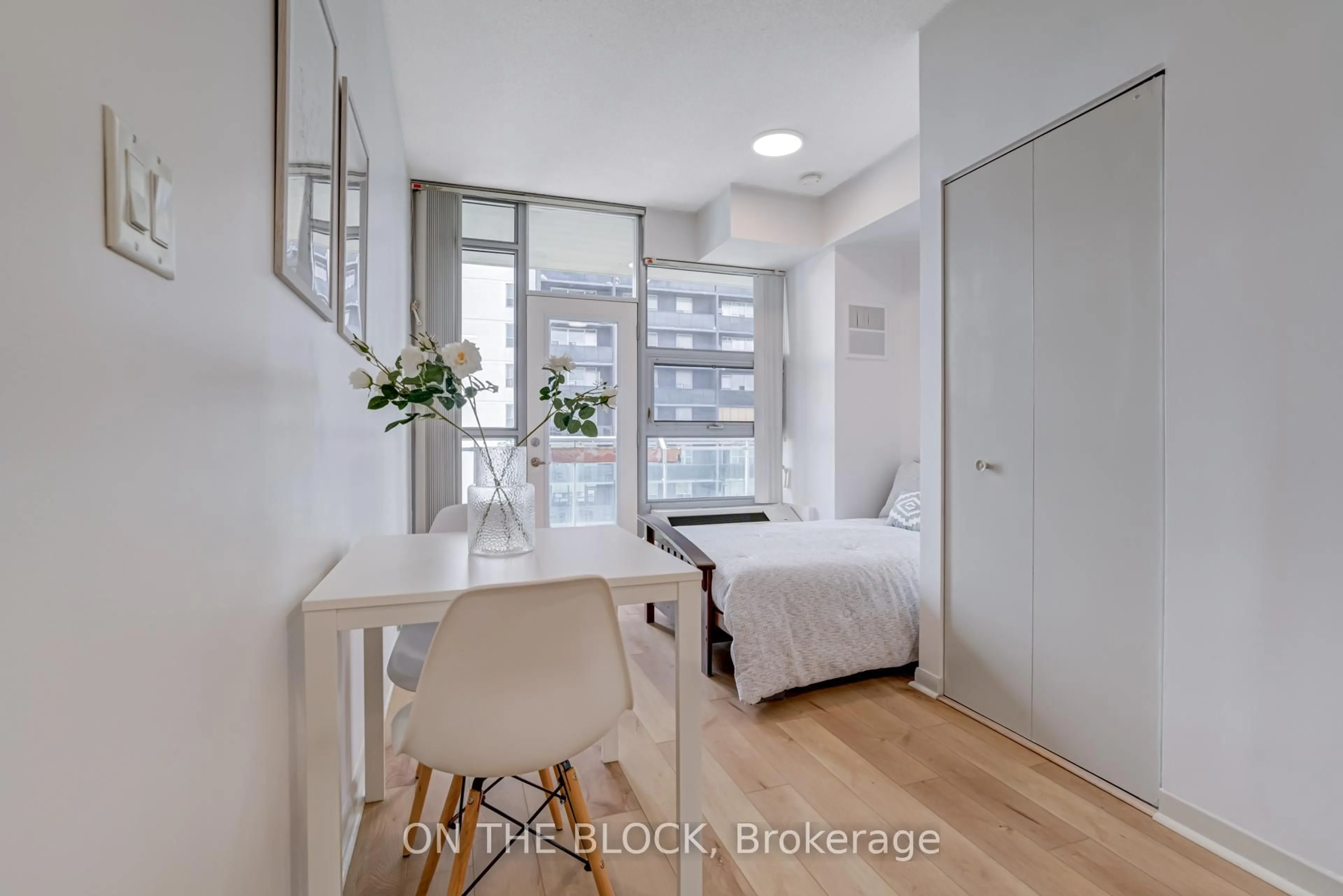 A pic of a room for 2464 Weston Rd #908, Toronto Ontario M9N 0A2
