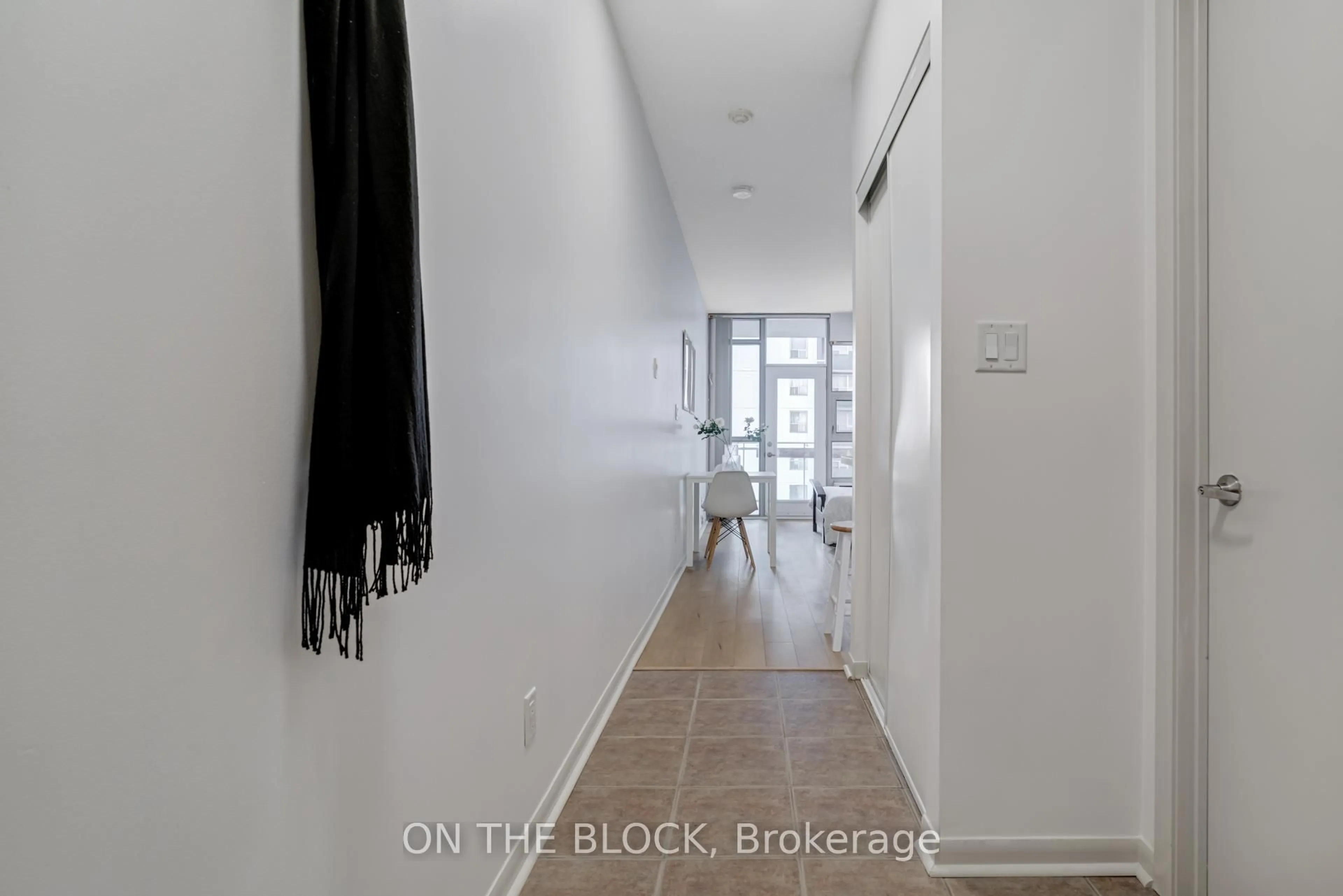 Unknown for 2464 Weston Rd #908, Toronto Ontario M9N 0A2