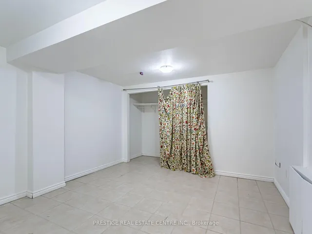 Primary image of 656 Thompson Rd
