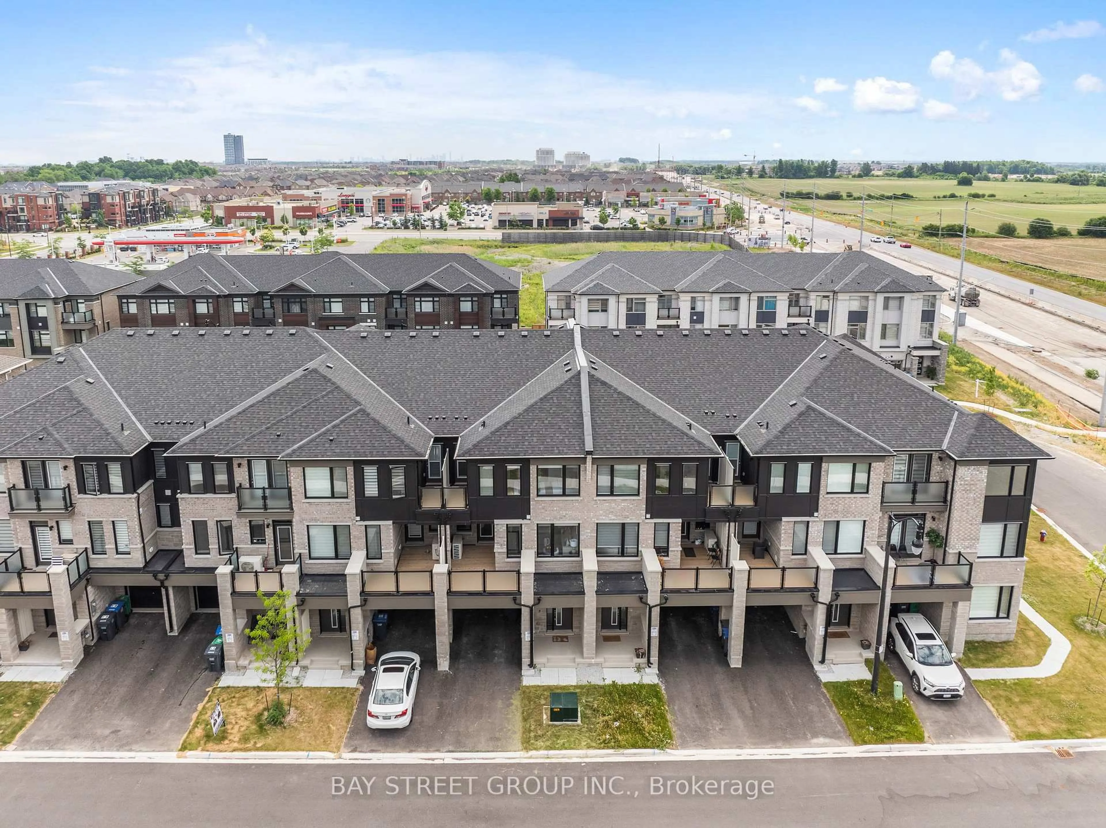 A pic from outside/outdoor area/front of a property/back of a property/a pic from drone, mountain view for 85 Melmar St, Brampton Ontario L7A 5K8