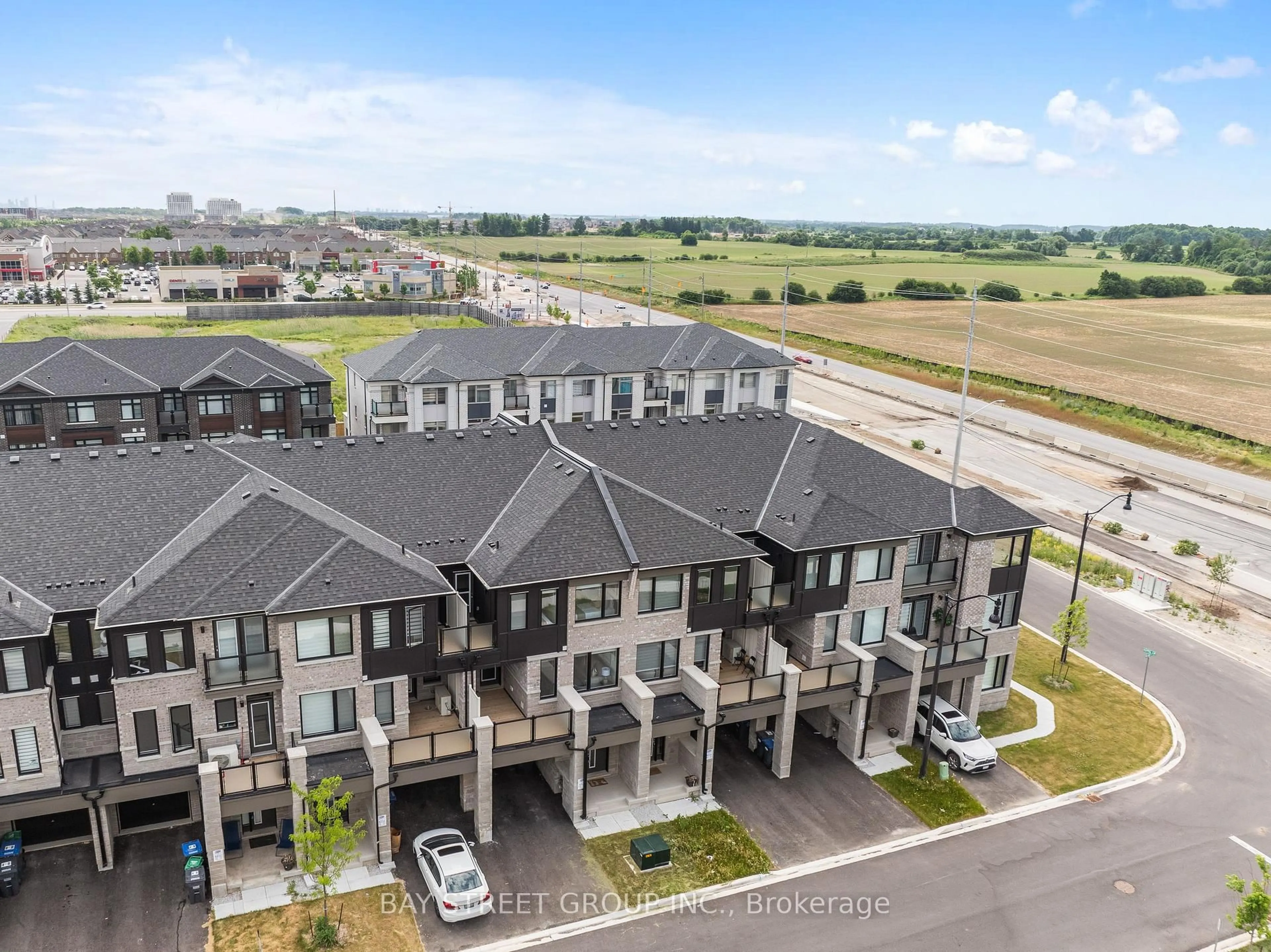 A pic from outside/outdoor area/front of a property/back of a property/a pic from drone, unknown for 85 Melmar St, Brampton Ontario L7A 5K8