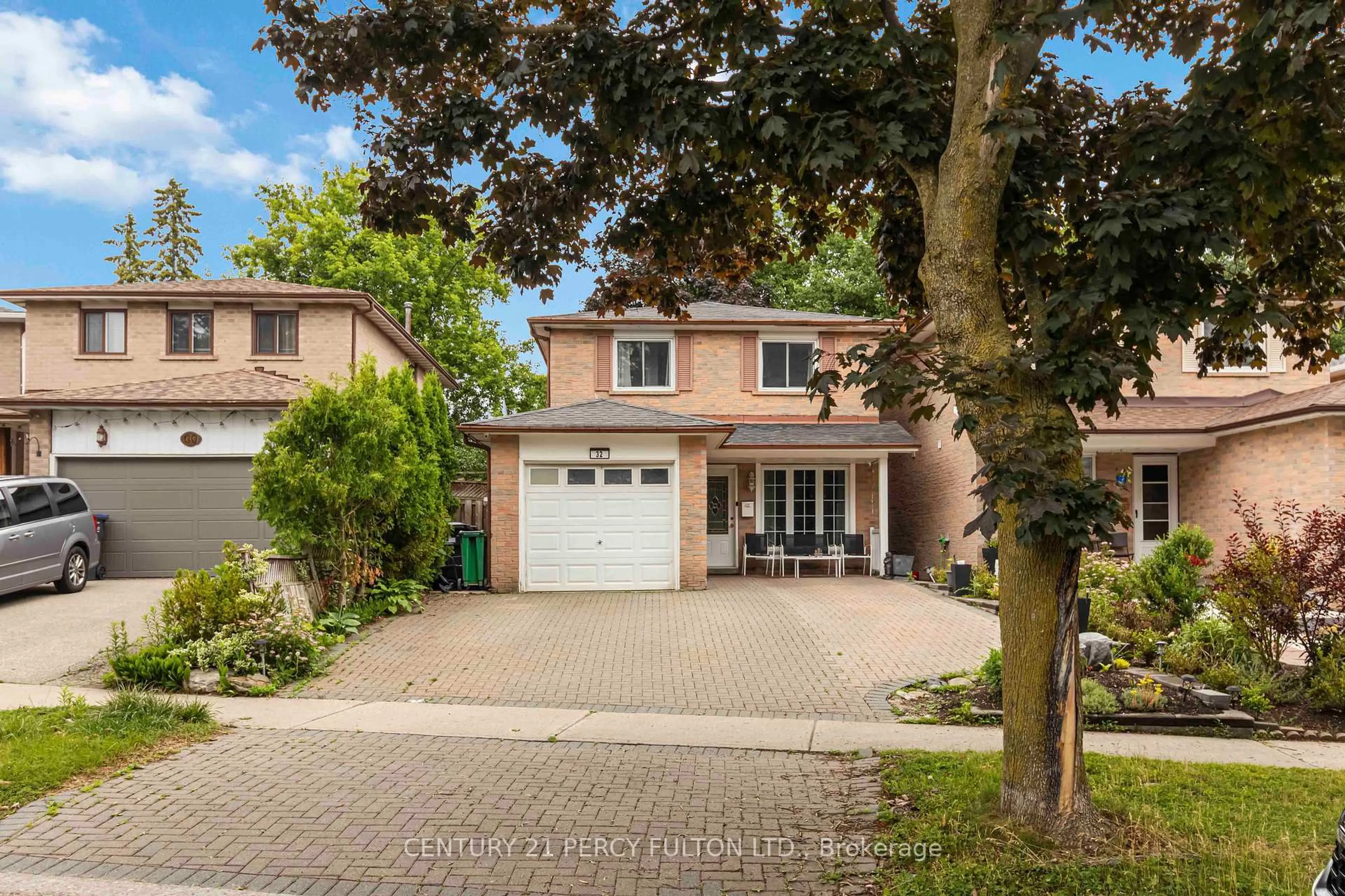 Unknown for 32 Barrington Cres, Brampton Ontario L6Z 1N3