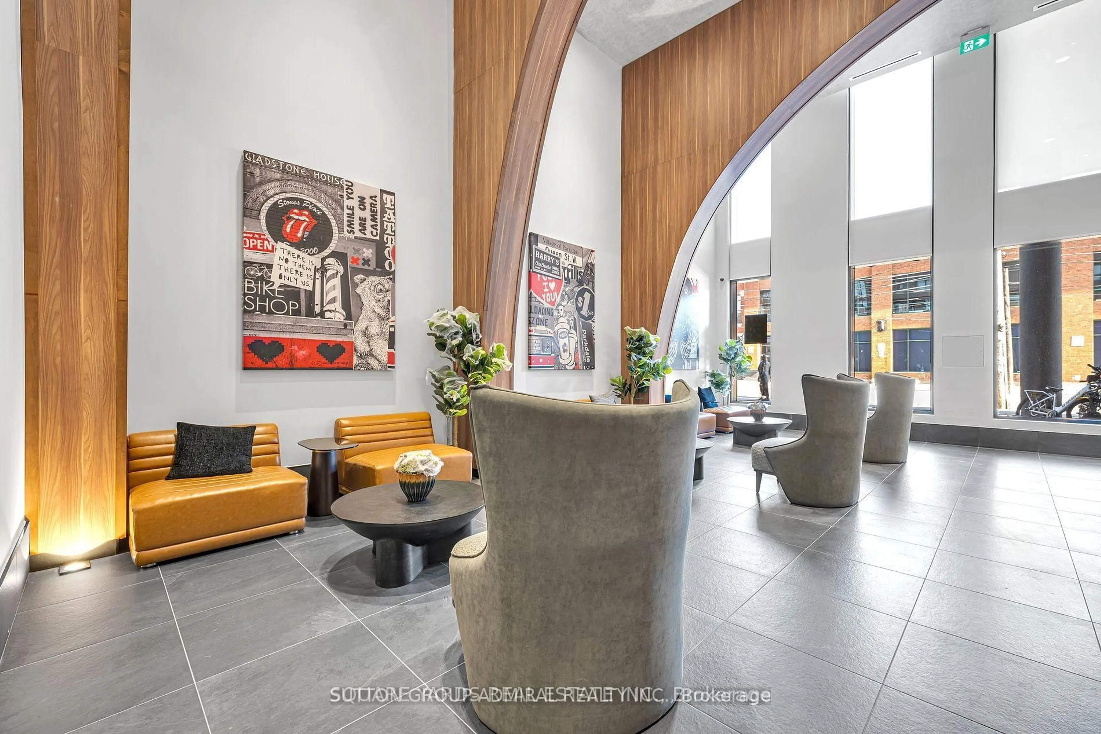 Lobby for 270 Dufferin St #PH01, Toronto Ontario M6K 0H8