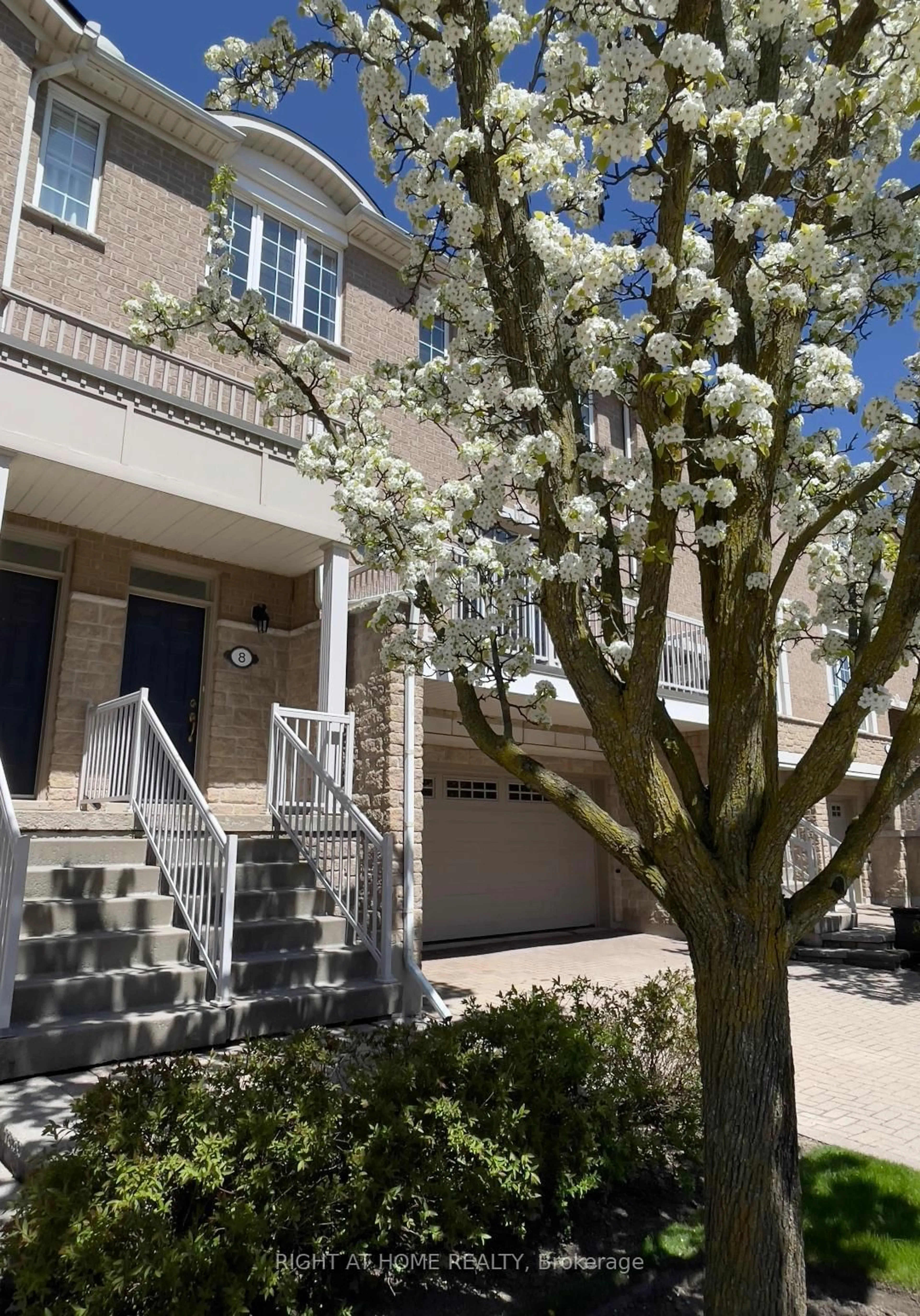 Unknown for 1169 Dorval Dr #8, Oakville Ontario L6M 4V7