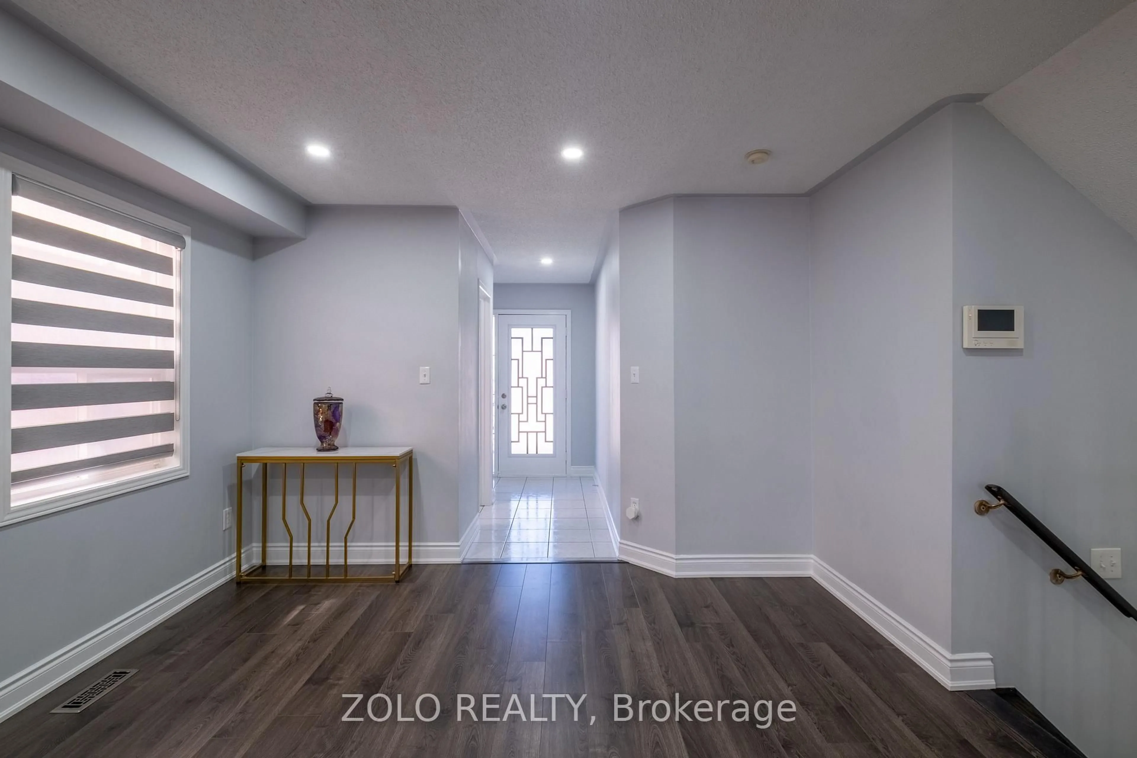Indoor entryway for 16 Flatfield Way, Brampton Ontario L6P 1N7