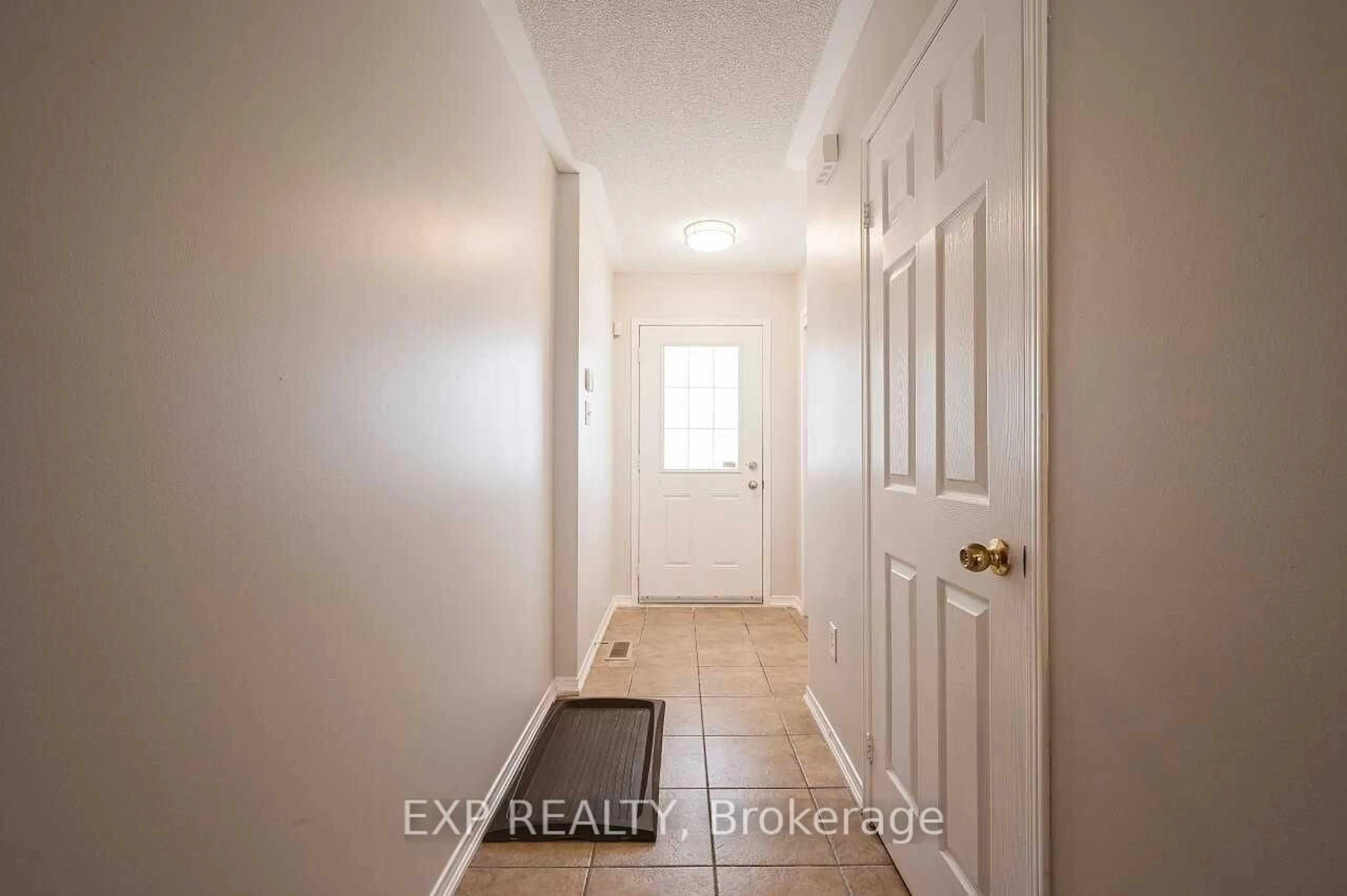 Indoor entryway for 5255 Palmetto Pl #144, Mississauga Ontario L5M 0H2