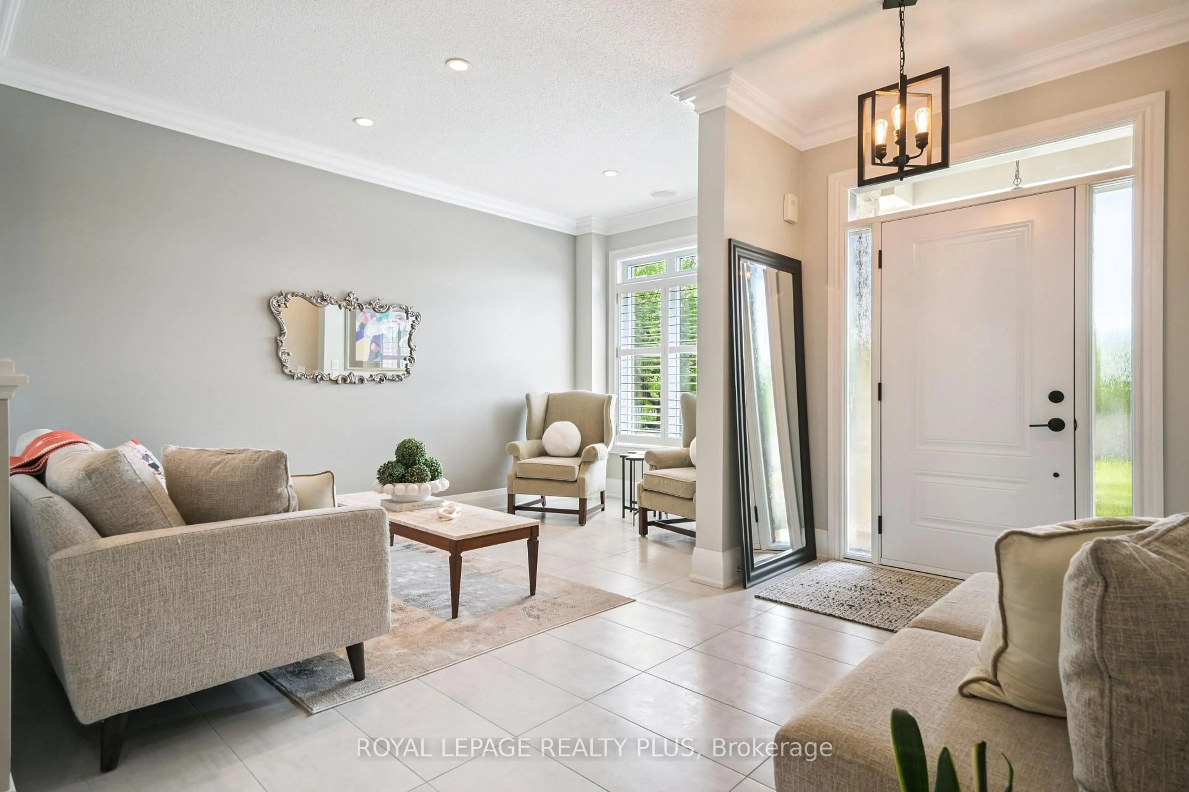 Indoor entryway for 2341 Tesla Cres, Oakville Ontario L6H 7T5