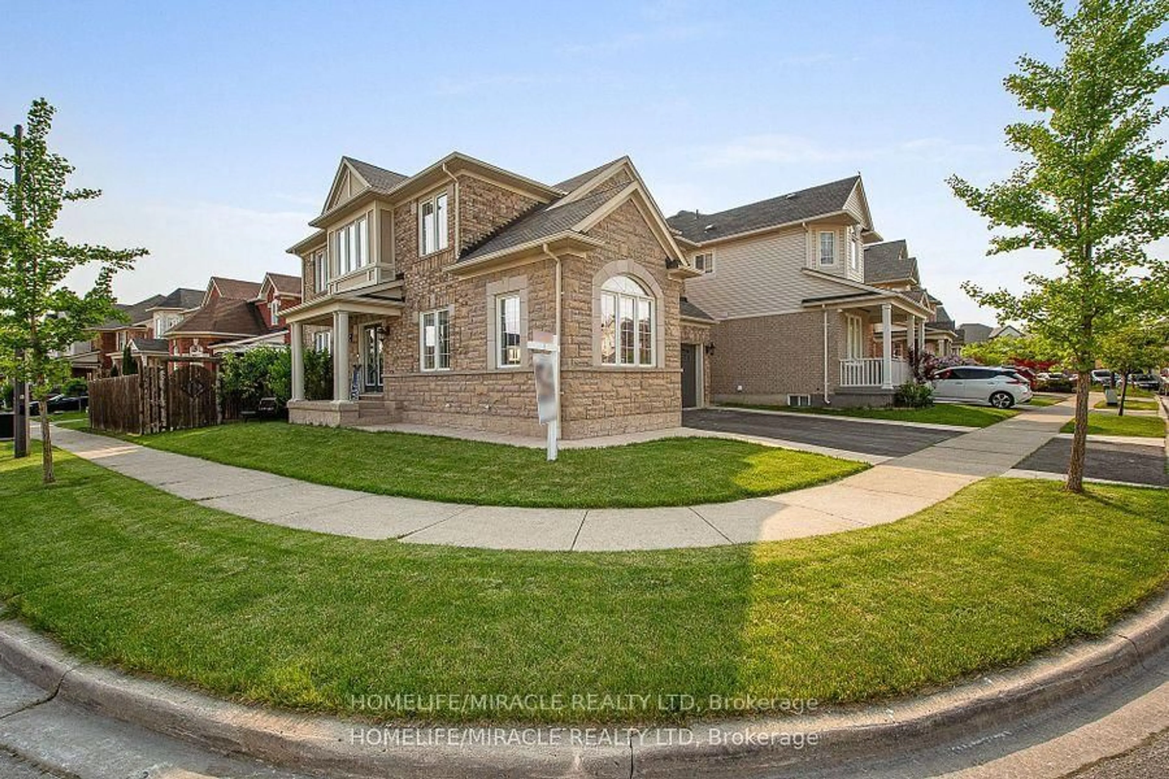 Home with brick exterior material, street for 949 Zelinsky Cres, Milton Ontario L9T 0L5