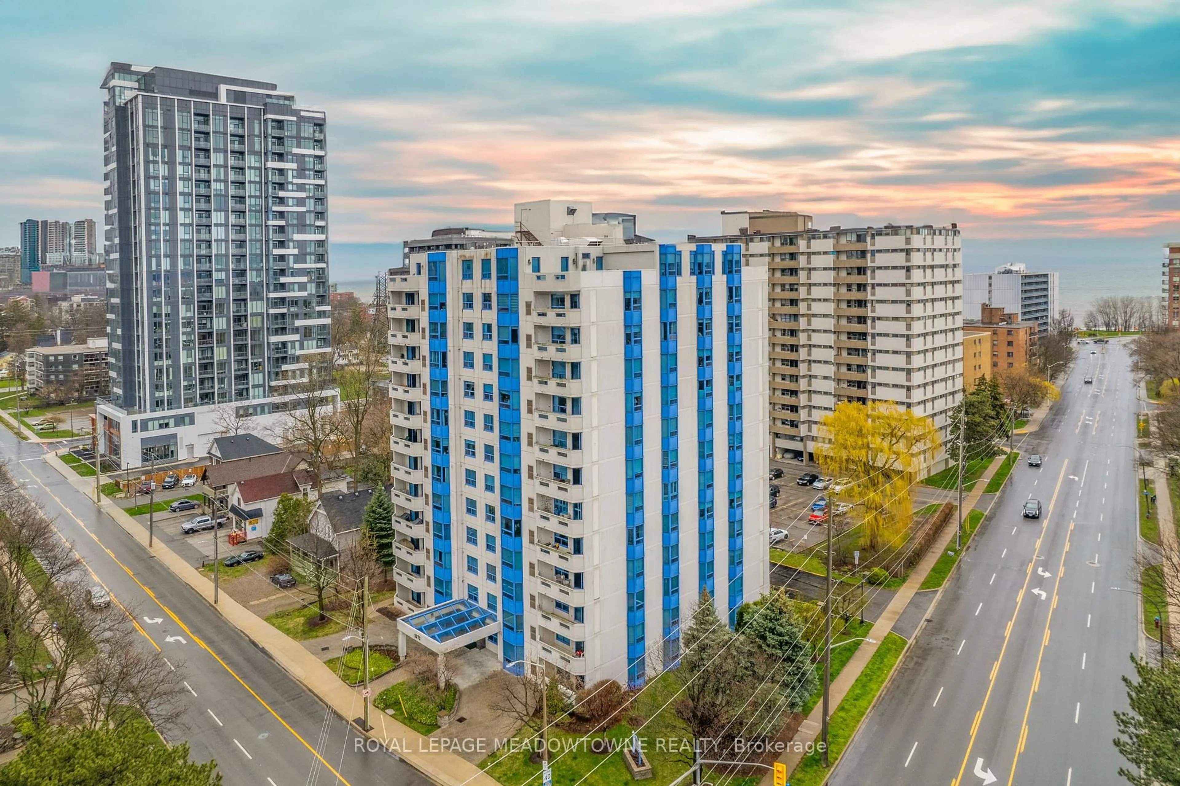 A pic from outside/outdoor area/front of a property/back of a property/a pic from drone, city buildings view from balcony for 1272 Ontario St #304, Burlington Ontario L7S 2L8