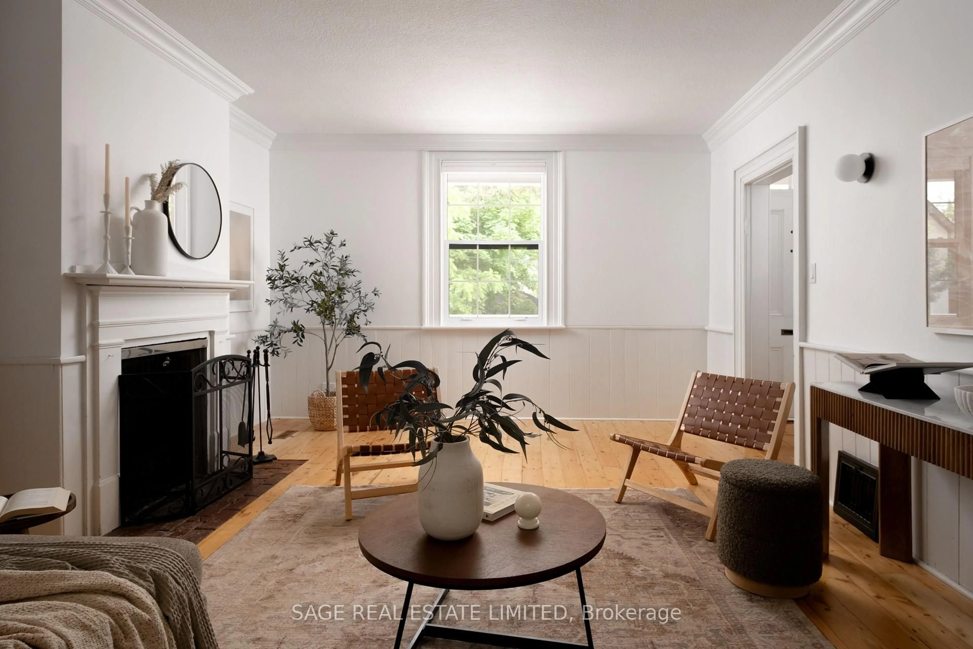 Living room with furniture, unknown for 38 Queens Dr, Toronto Ontario M9N 2H4