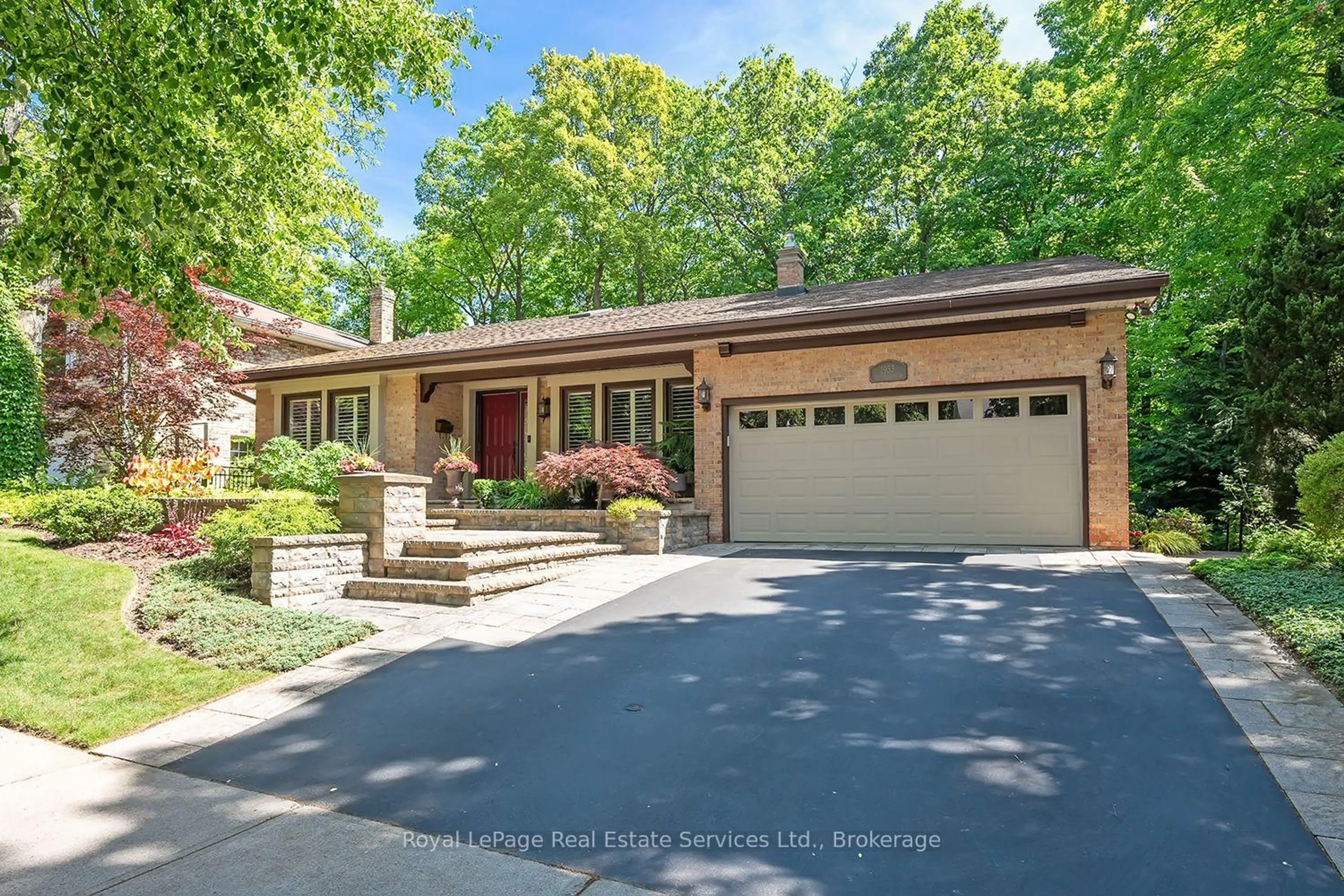 Unknown for 1933 Four Seasons Dr, Burlington Ontario L7P 2Y3