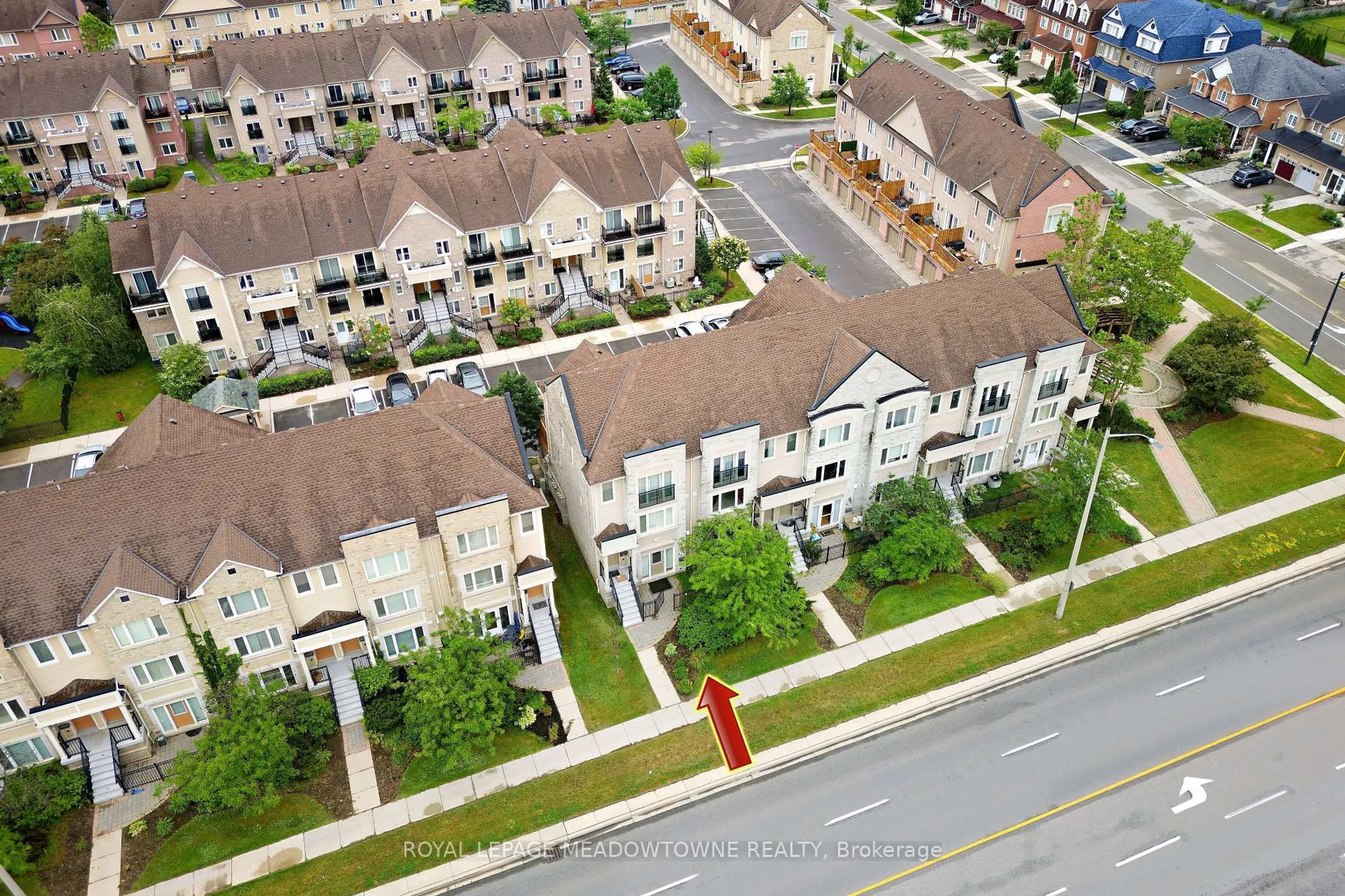 A pic from outside/outdoor area/front of a property/back of a property/a pic from drone, street for 3108 Eglinton Ave #101, Mississauga Ontario L5M 8C5