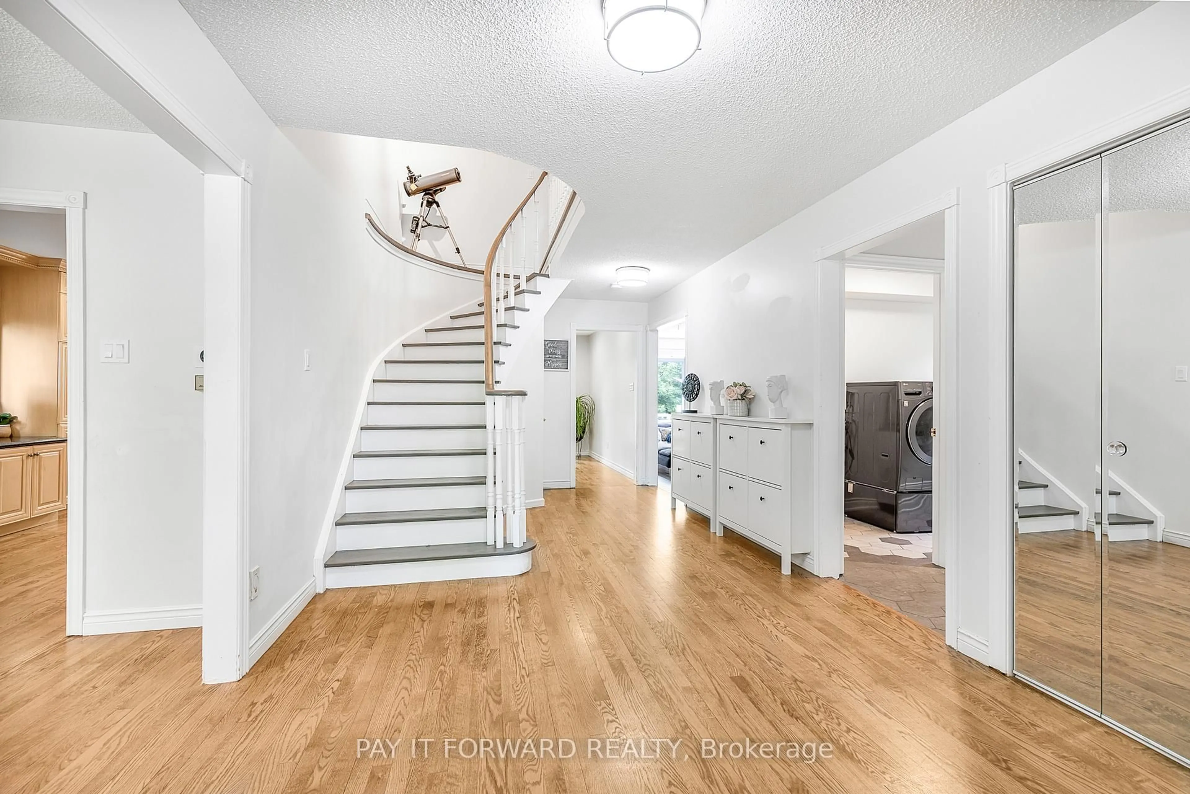 Unknown for 26 Dundalk Cres, Brampton Ontario L6Z 2V2