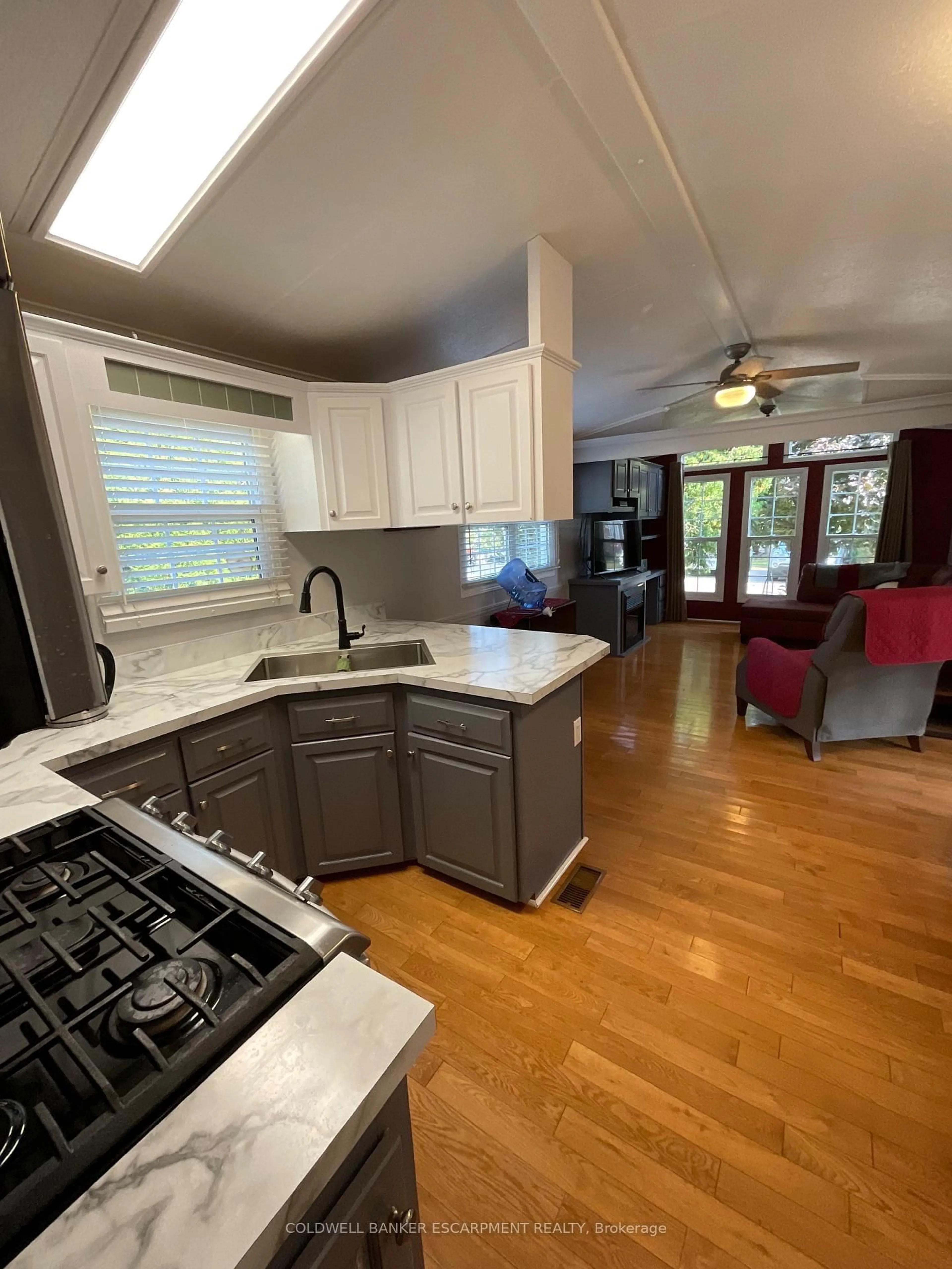 Open concept kitchen, unknown for 4449 Milburough Line #5 Spruce, Burlington Ontario L7P 0P5