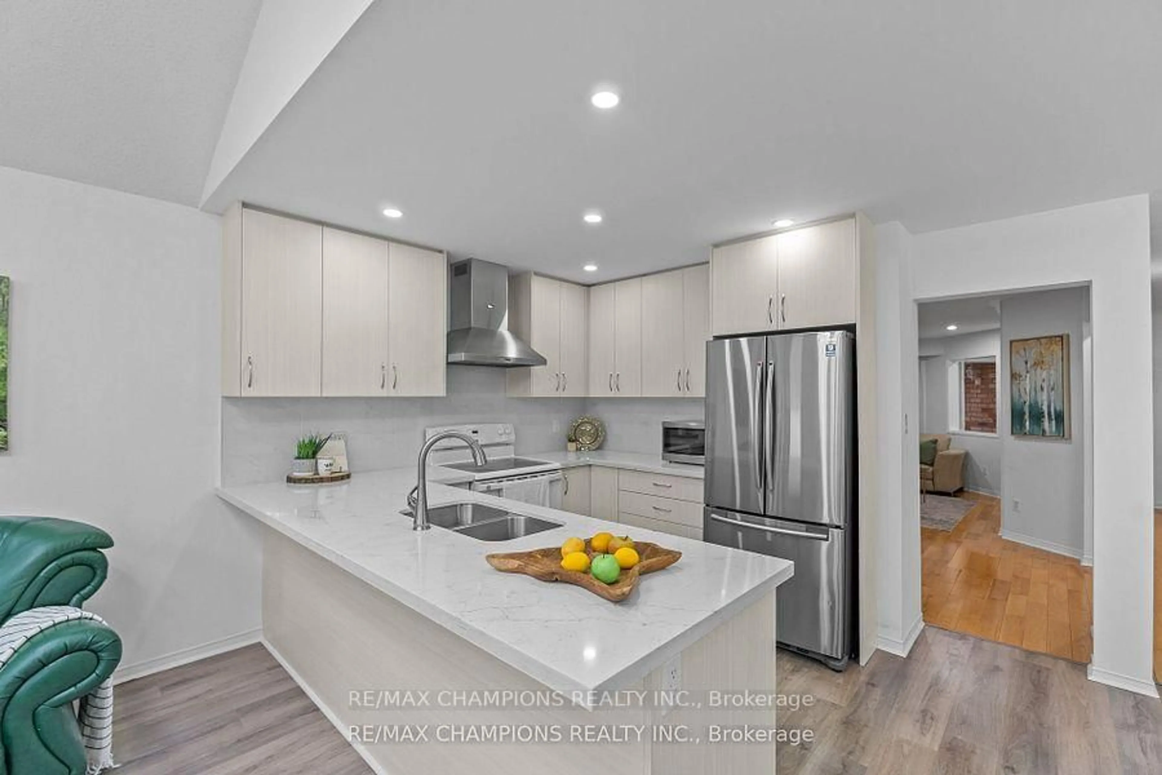 Contemporary kitchen, ceramic/tile floor for 30 Larkspur Rd, Brampton Ontario L6R 2T6