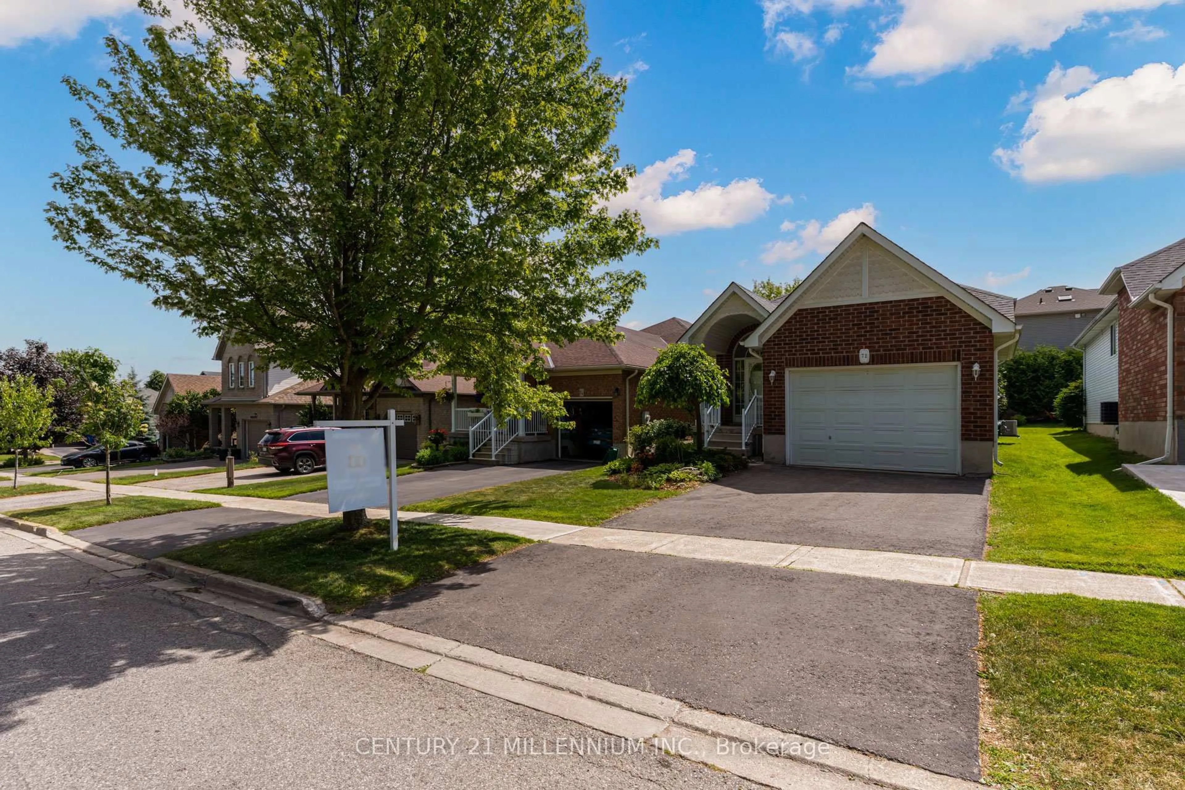 A pic from outside/outdoor area/front of a property/back of a property/a pic from drone, street for 72 Abbey Rd, Orangeville Ontario L9W 5E4