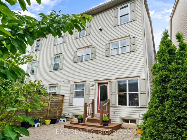 Primary image of 90 Georgian Dr