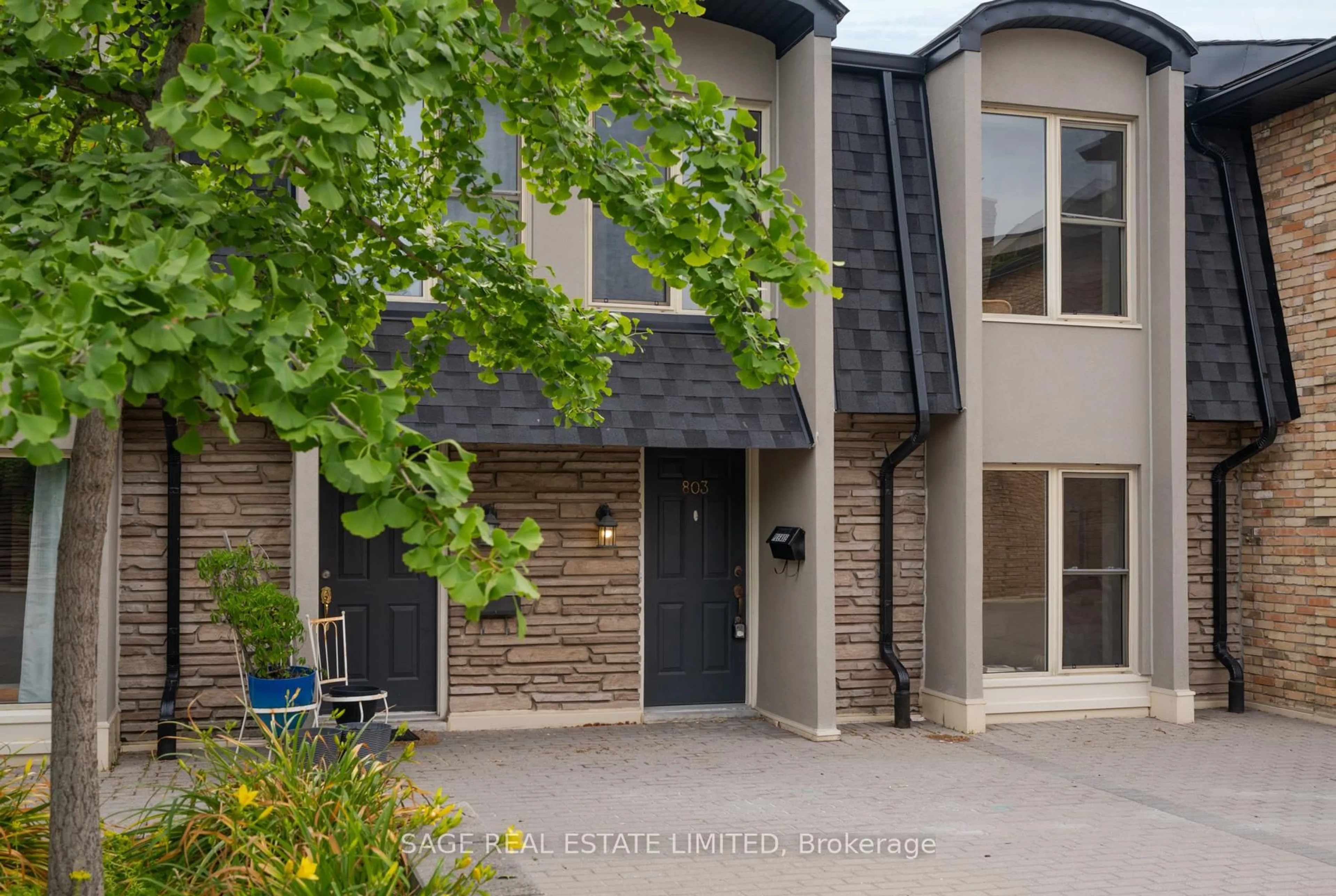 Unknown for 803 Hyde Rd, Burlington Ontario L7S 1S6