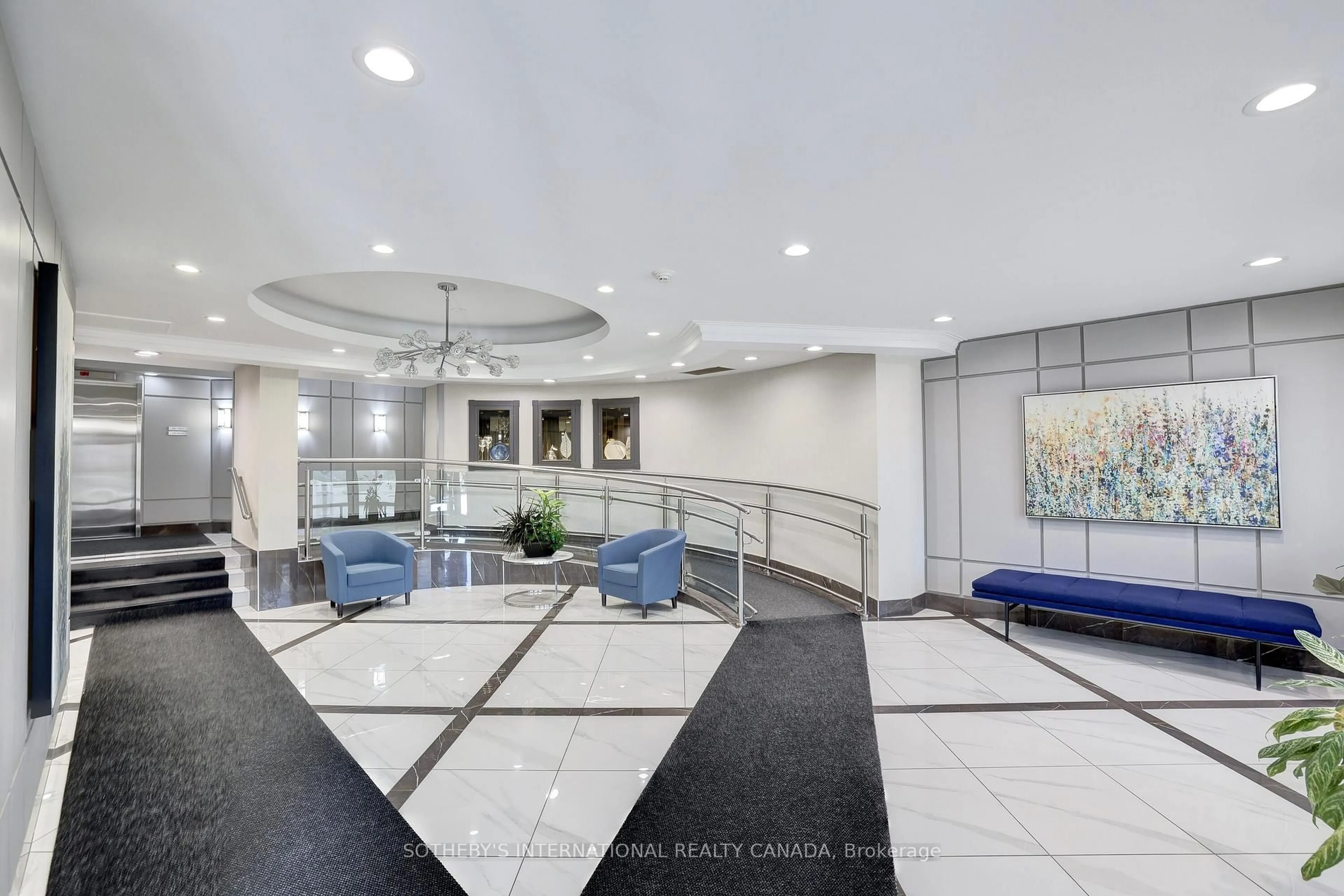 Lobby for 1001 Cedarglen Gate #PH04, Mississauga Ontario L5C 4R2
