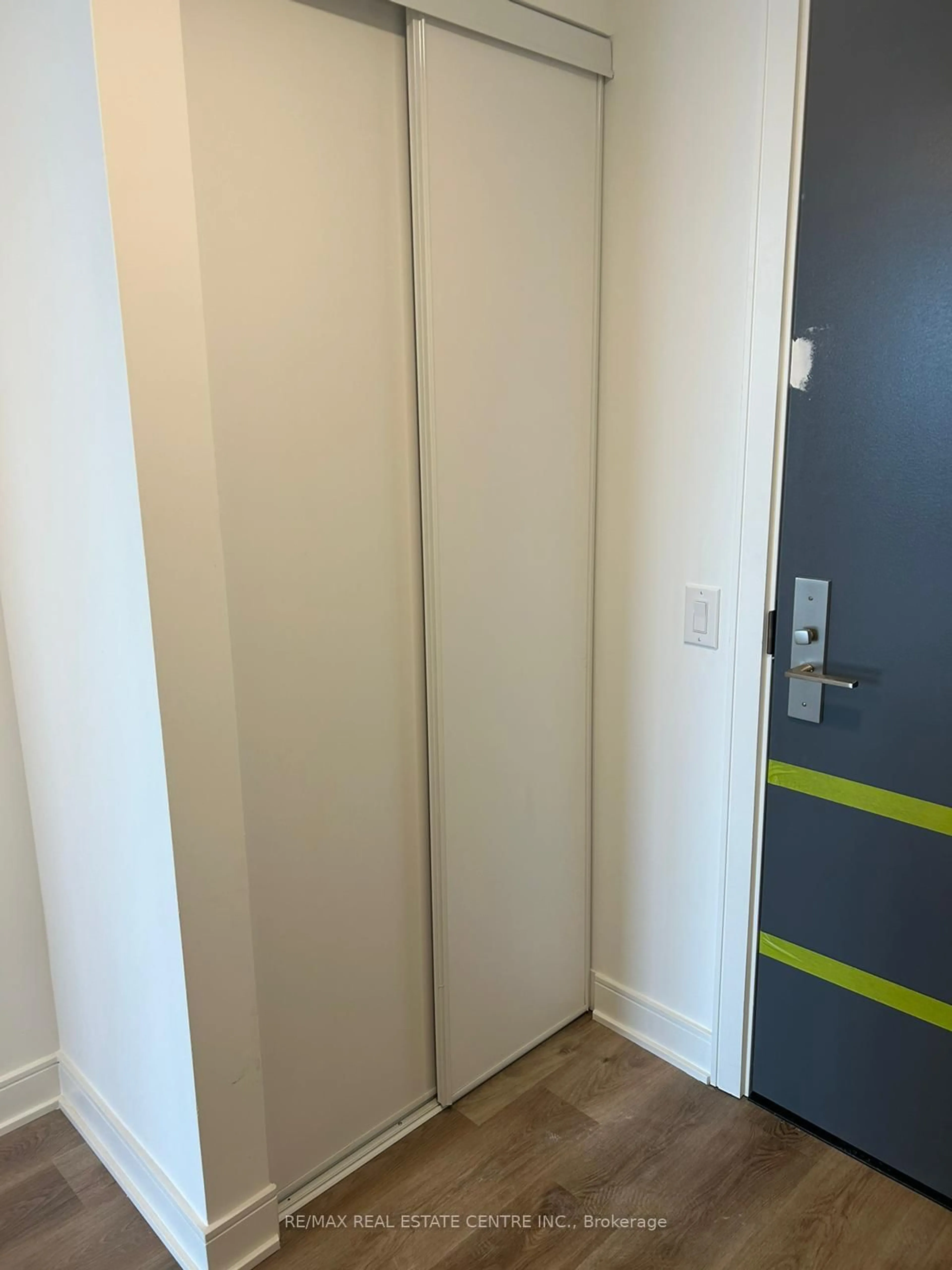 Unknown for 86 Dundas St #1307, Mississauga Ontario L5A 1W4