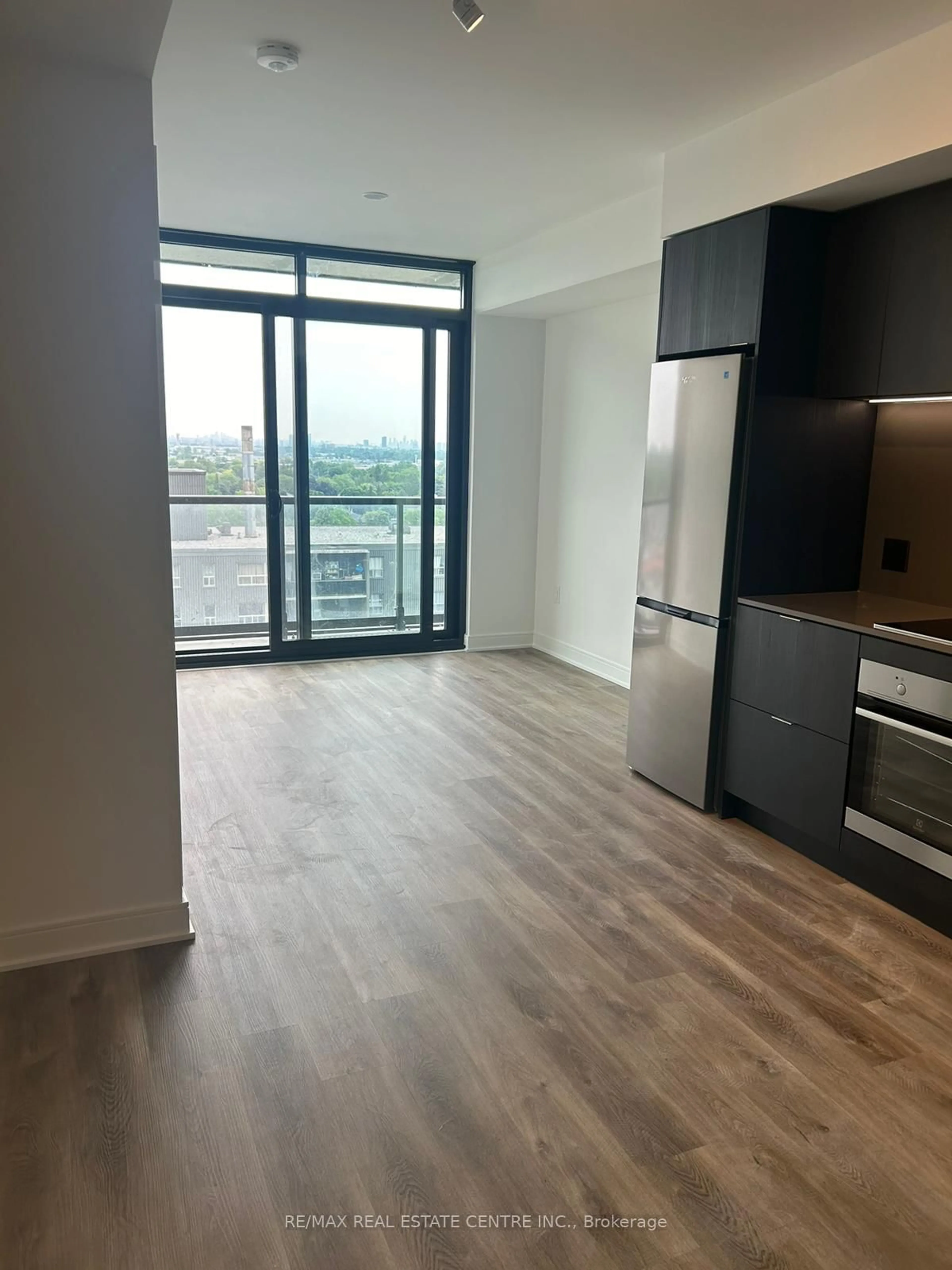 A pic of a room for 86 Dundas St #1307, Mississauga Ontario L5A 1W4