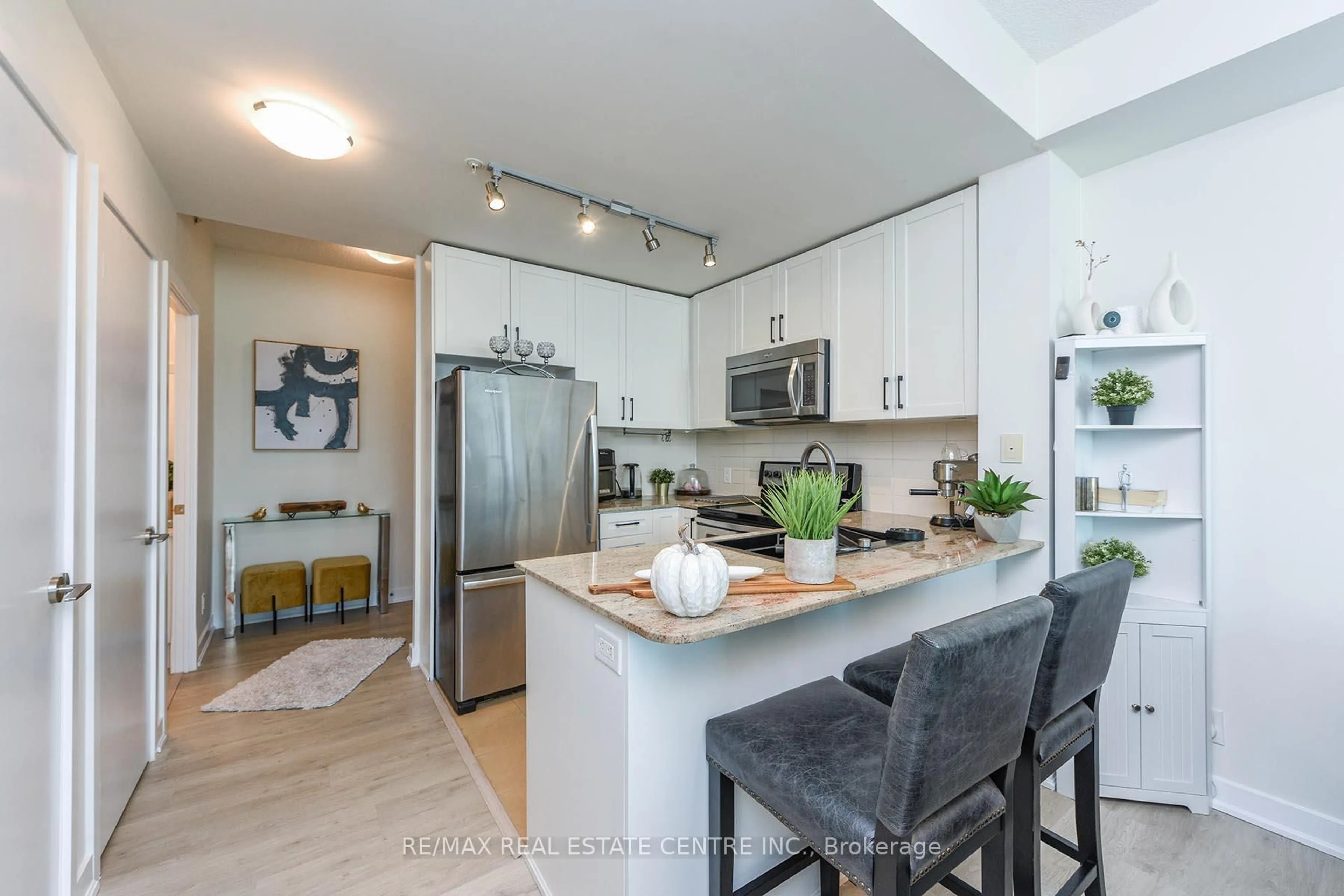Open concept kitchen, unknown for 3985 Grand Park Dr #1412, Mississauga Ontario L5B 0H8