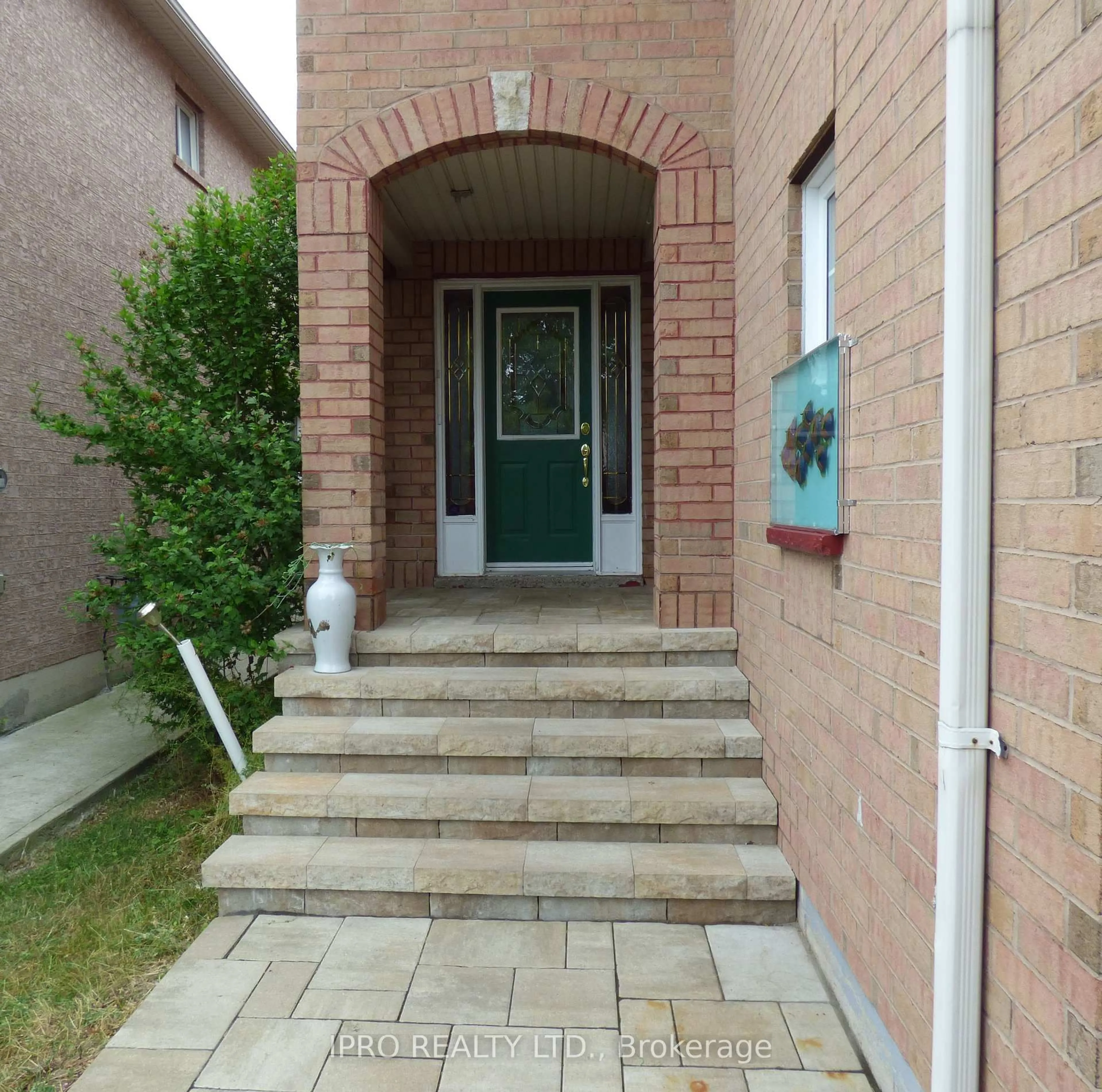 Unknown for 1431 Spring Garden Crt, Mississauga Ontario L5N 8K6