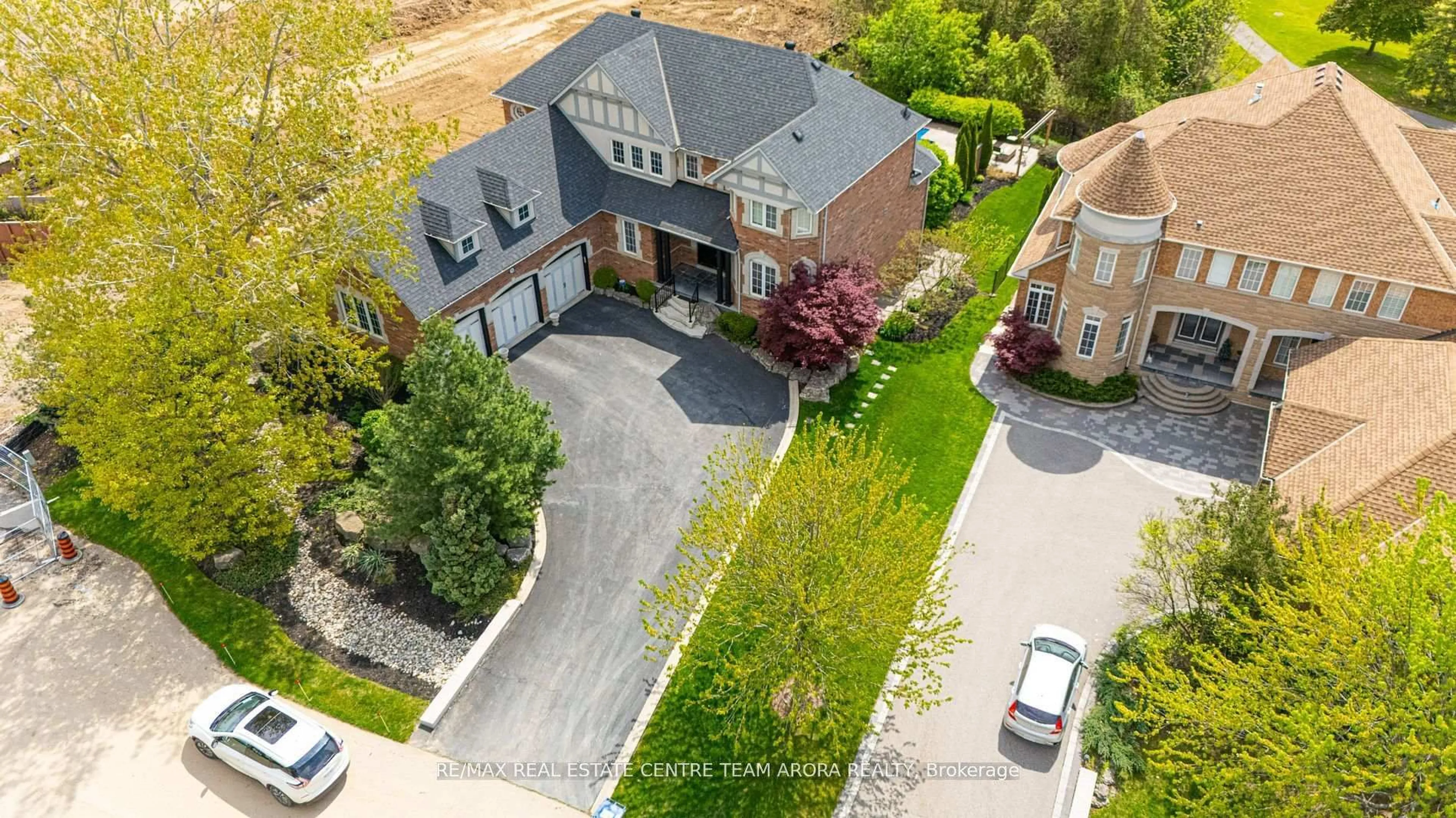 A pic from outside/outdoor area/front of a property/back of a property/a pic from drone, street for 13 Classic Dr, Brampton Ontario L6Y 5G9