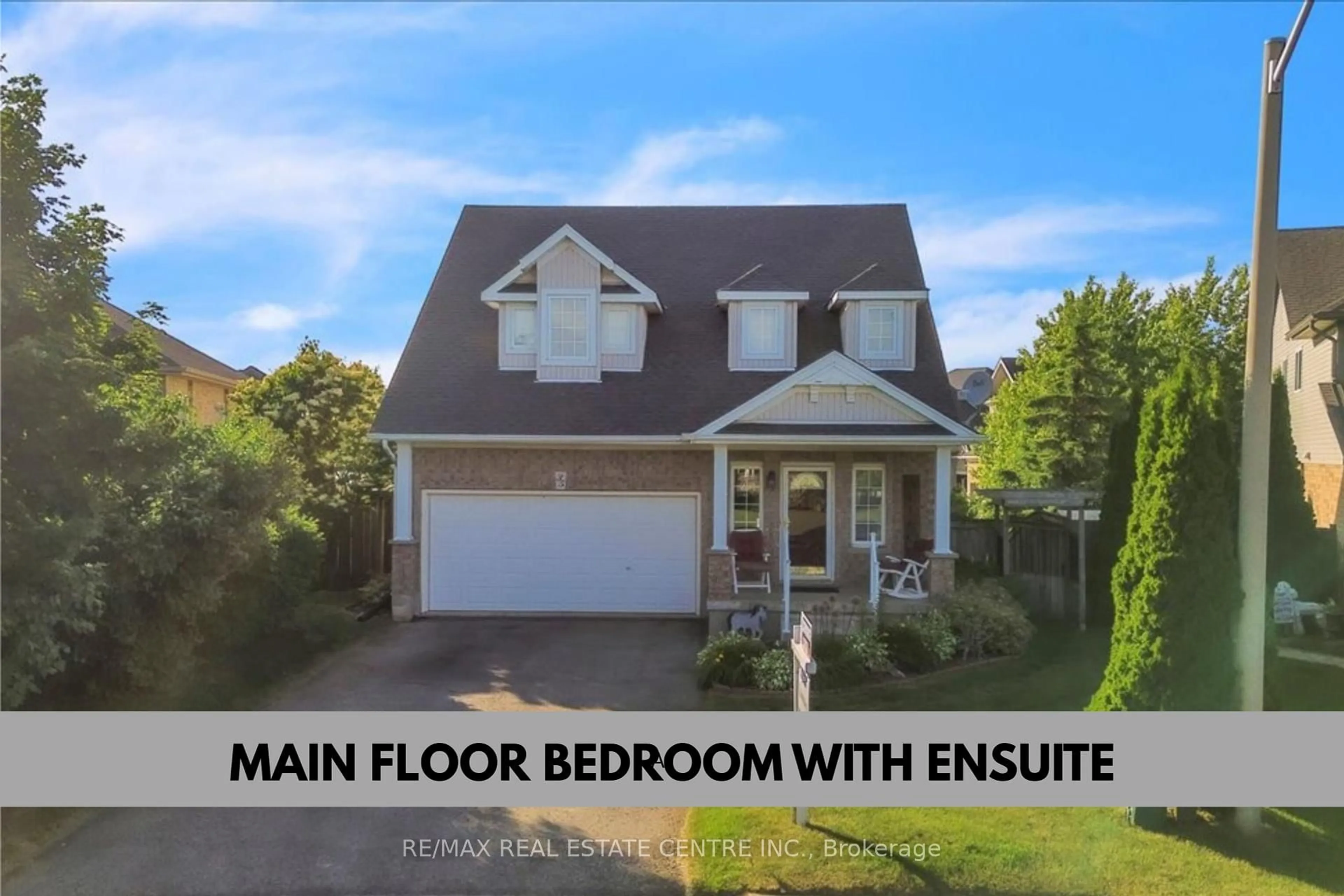 Home with vinyl exterior material, street for 35 Cameron Crt, Orangeville Ontario L9W 5G8