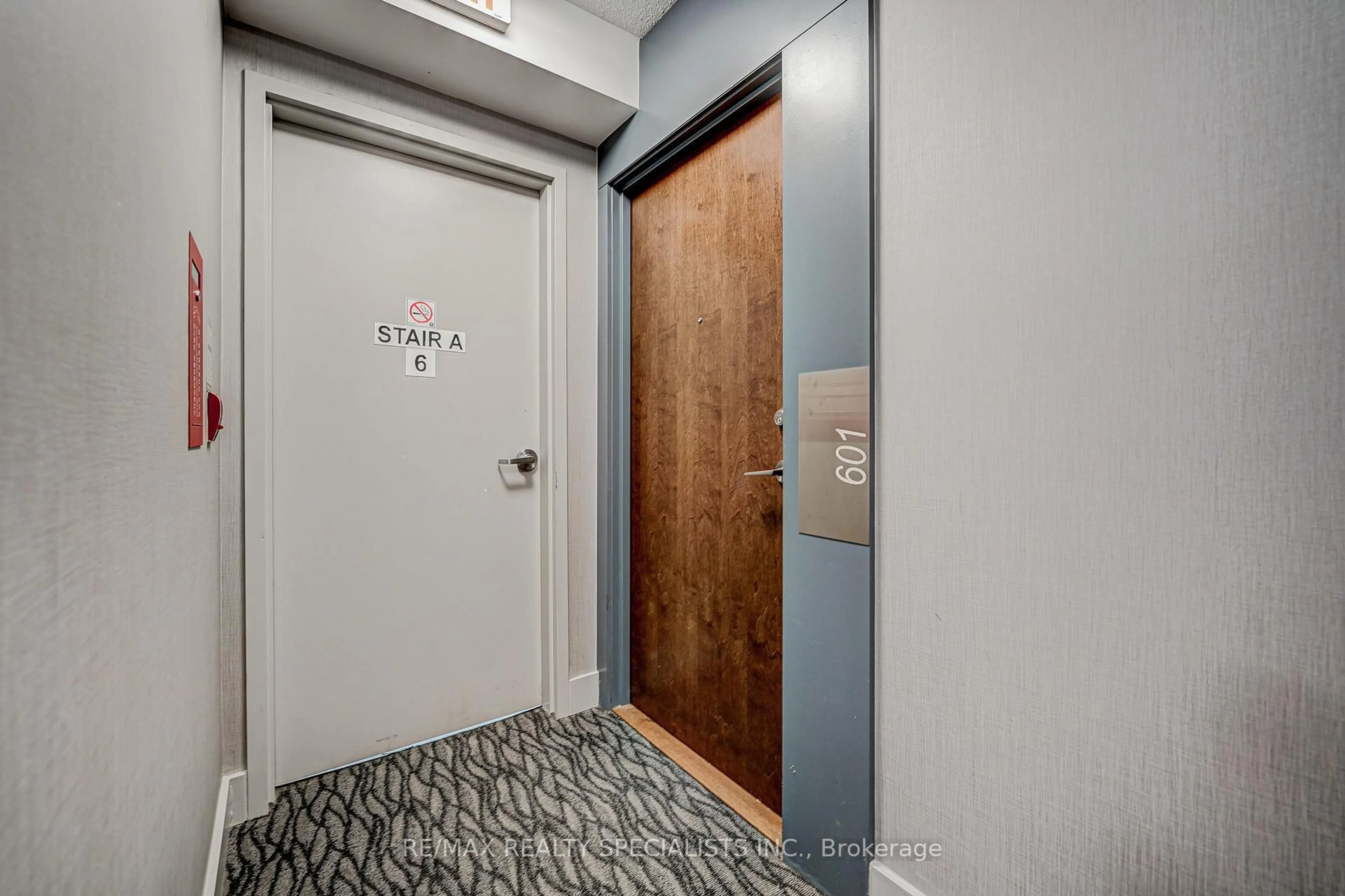 Indoor entryway for 2220 Lakeshore Blvd #601, Toronto Ontario M8V 0C1