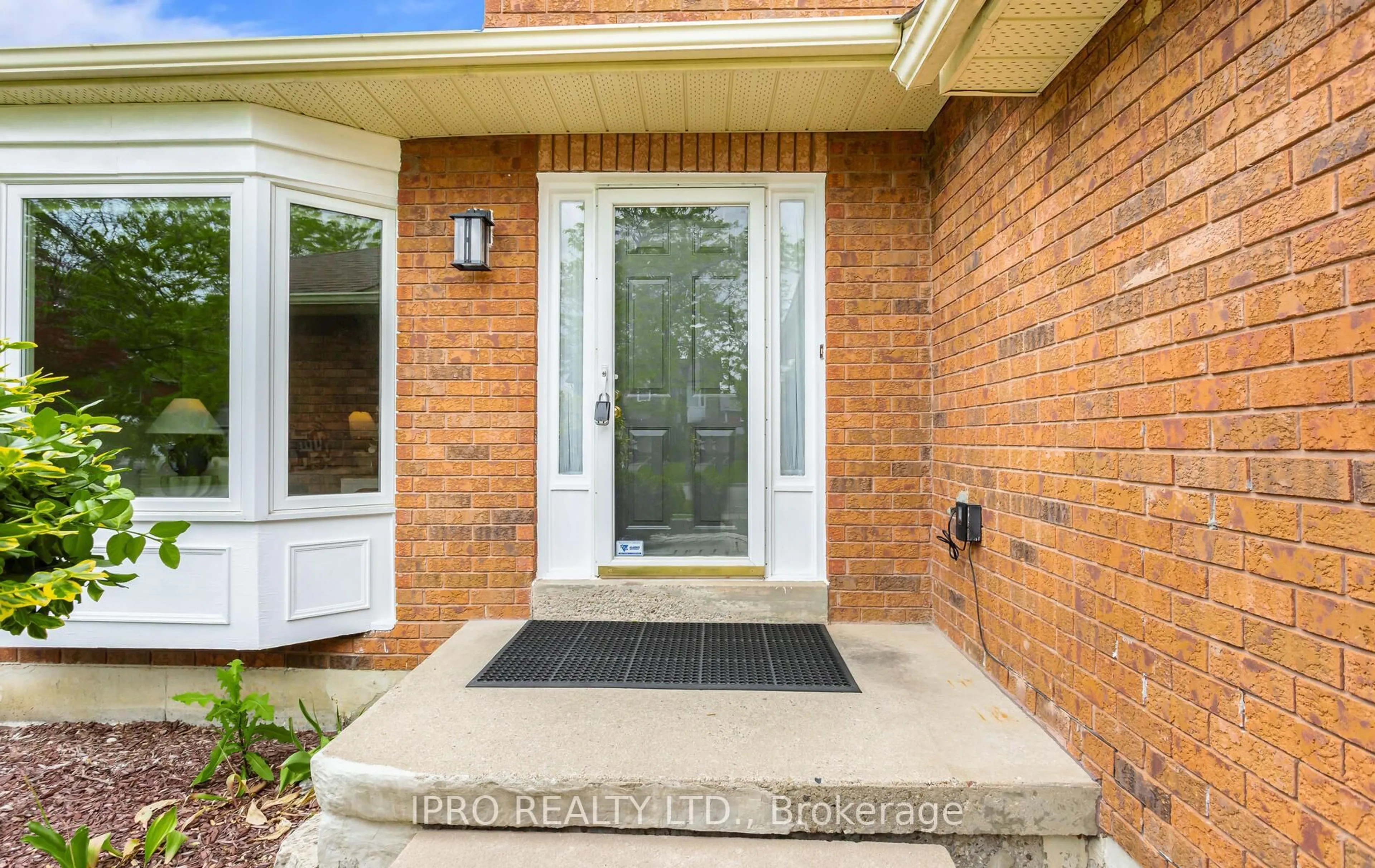 Indoor entryway for 14 Burt Dr, Brampton Ontario L6X 3H6