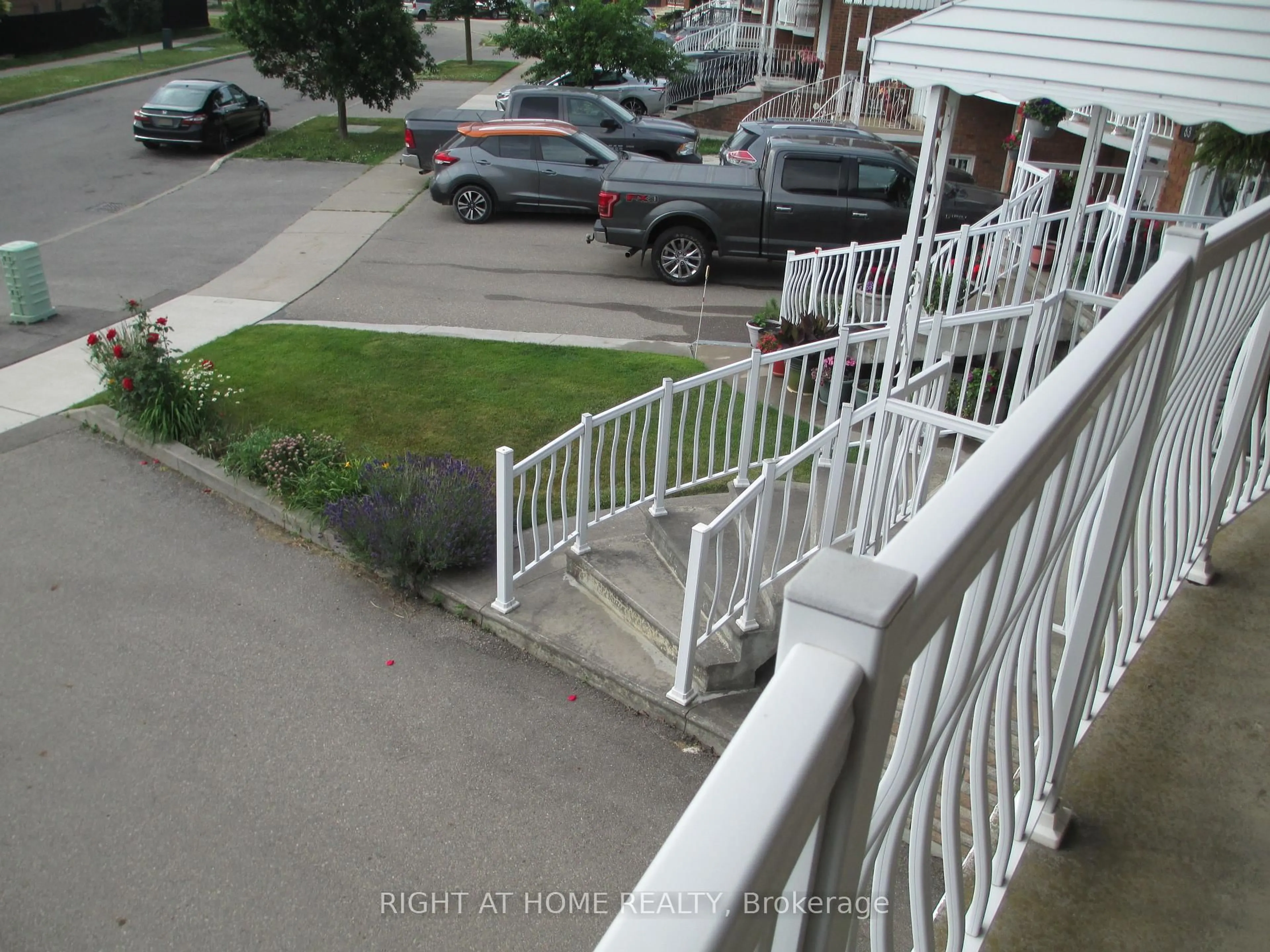 Stairs for 65 Arthur Griffith Dr, Toronto Ontario M3L 2J9