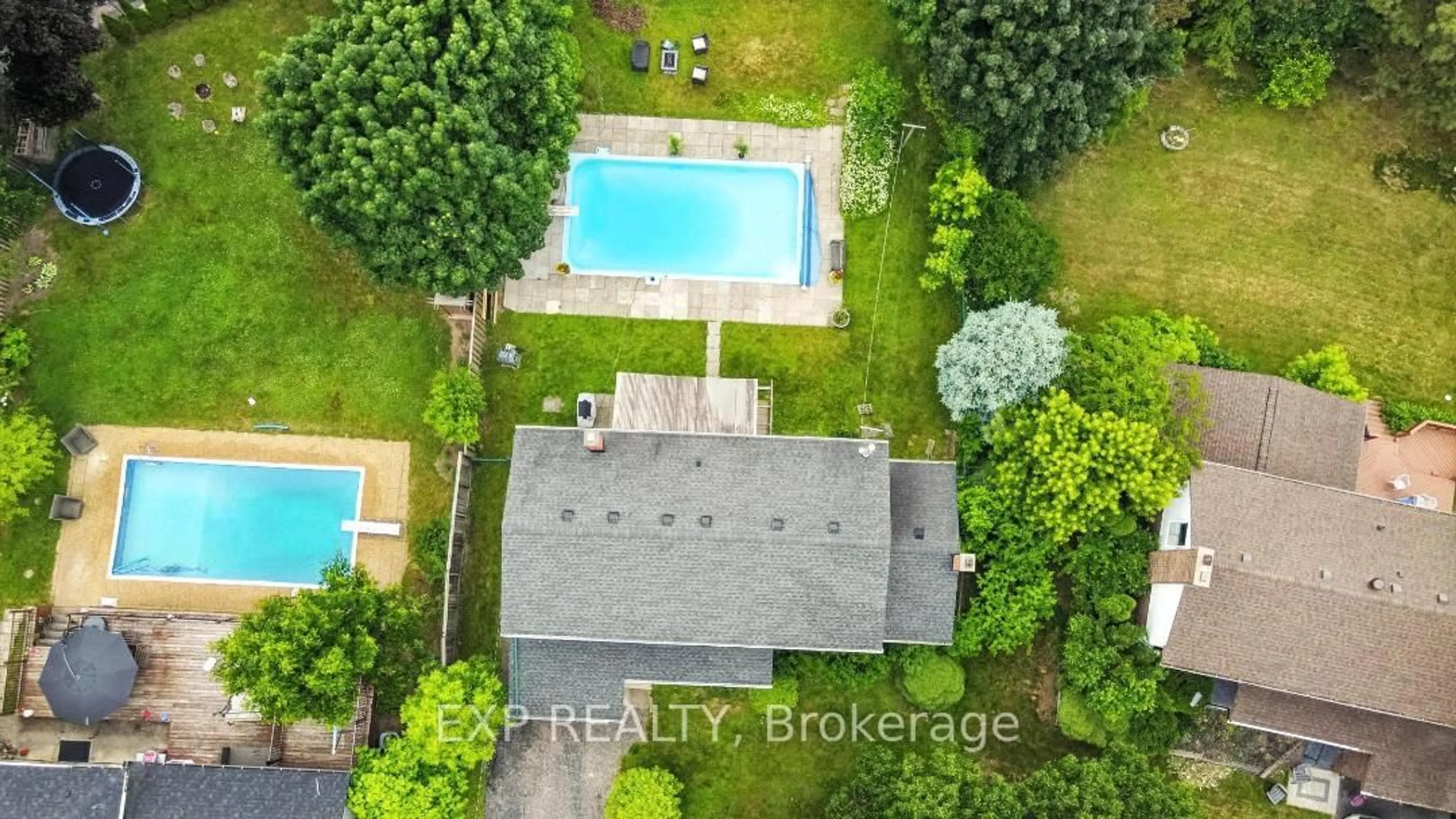 A pic from outside/outdoor area/front of a property/back of a property/a pic from drone, water/lake/river/ocean view for 1203 Willowbrook Dr, Oakville Ontario L6L 2J9